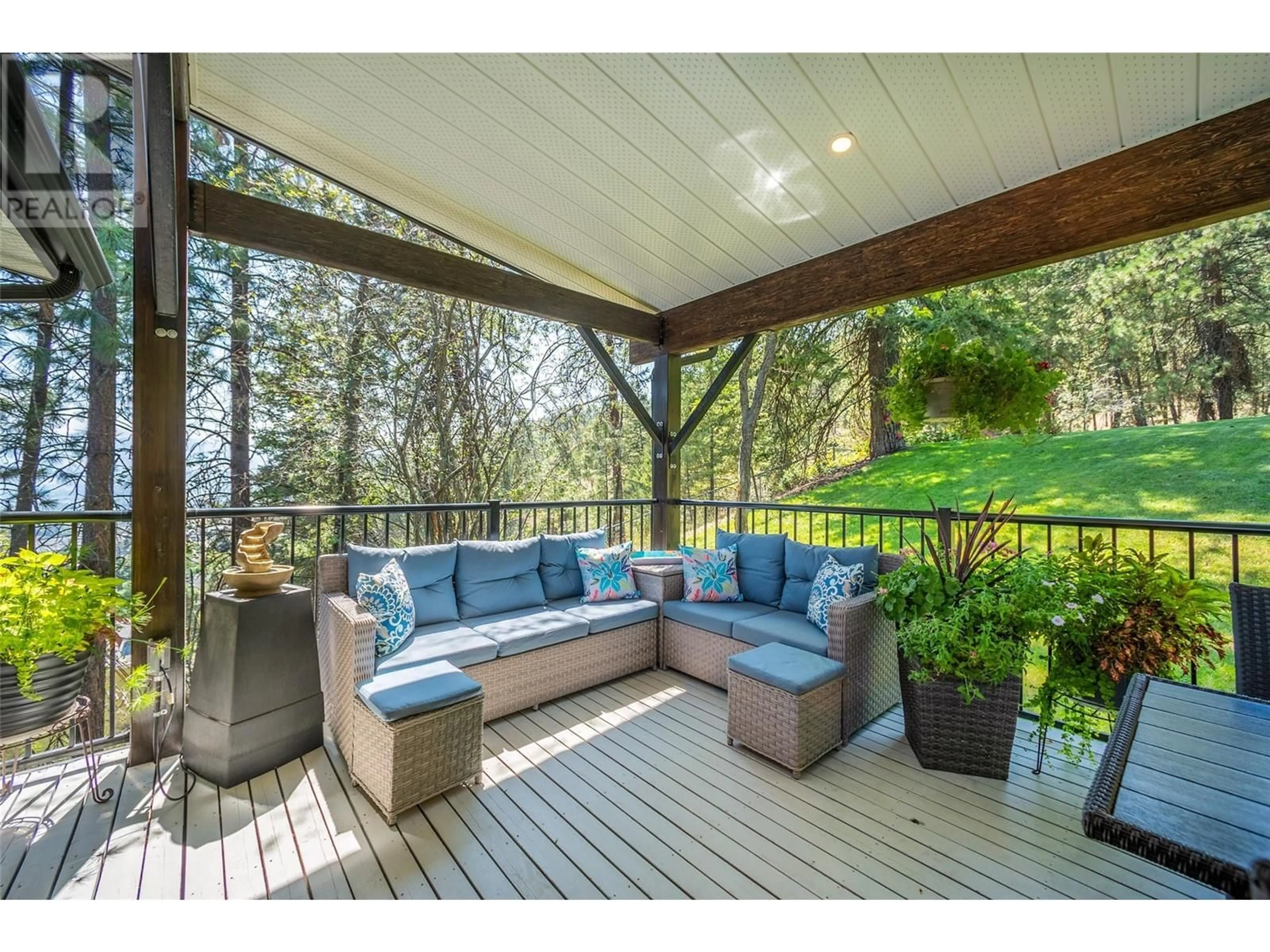 Patio, water/lake/river/ocean view for 410 CLIFTON ROAD, Kelowna British Columbia V1V1A5