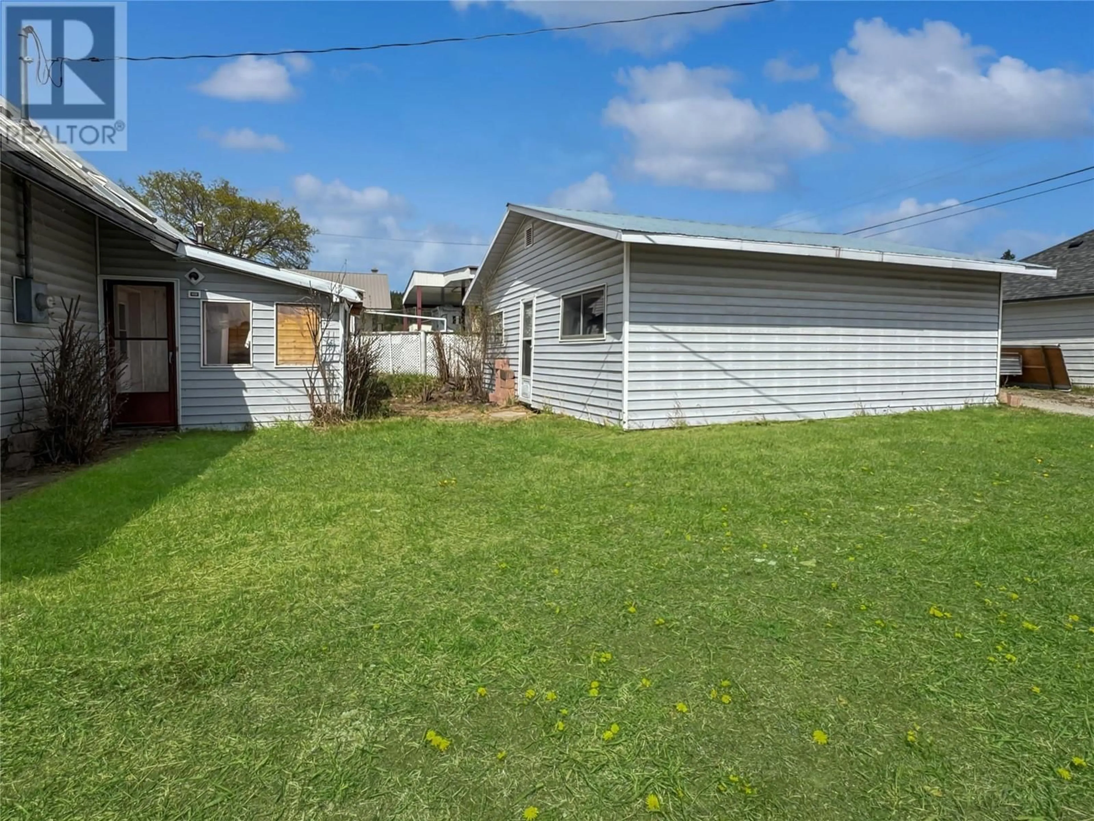 A pic from outside/outdoor area/front of a property/back of a property/a pic from drone, street for 2190 WARREN AVENUE, Kimberley British Columbia V1A1S7