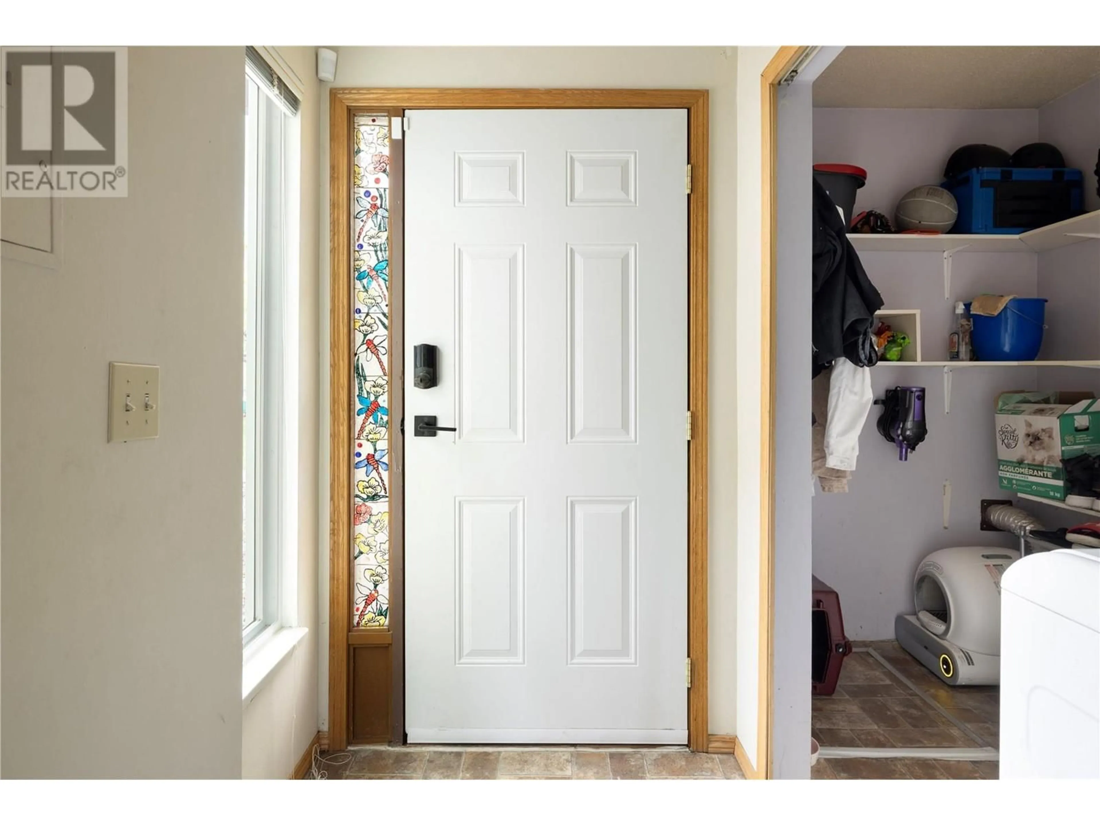 Indoor entryway for 28 - 5300 25 AVENUE, Vernon British Columbia V1T6R4