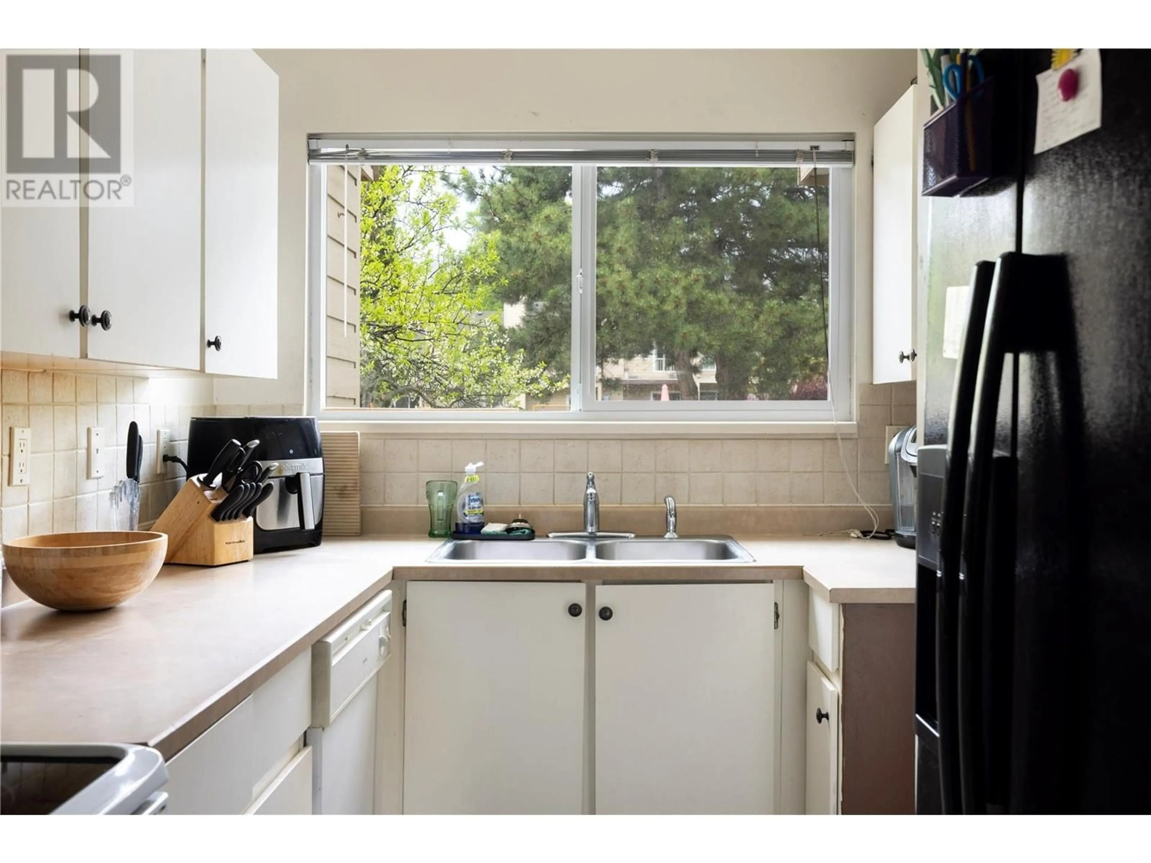 Standard kitchen, unknown for 28 - 5300 25 AVENUE, Vernon British Columbia V1T6R4