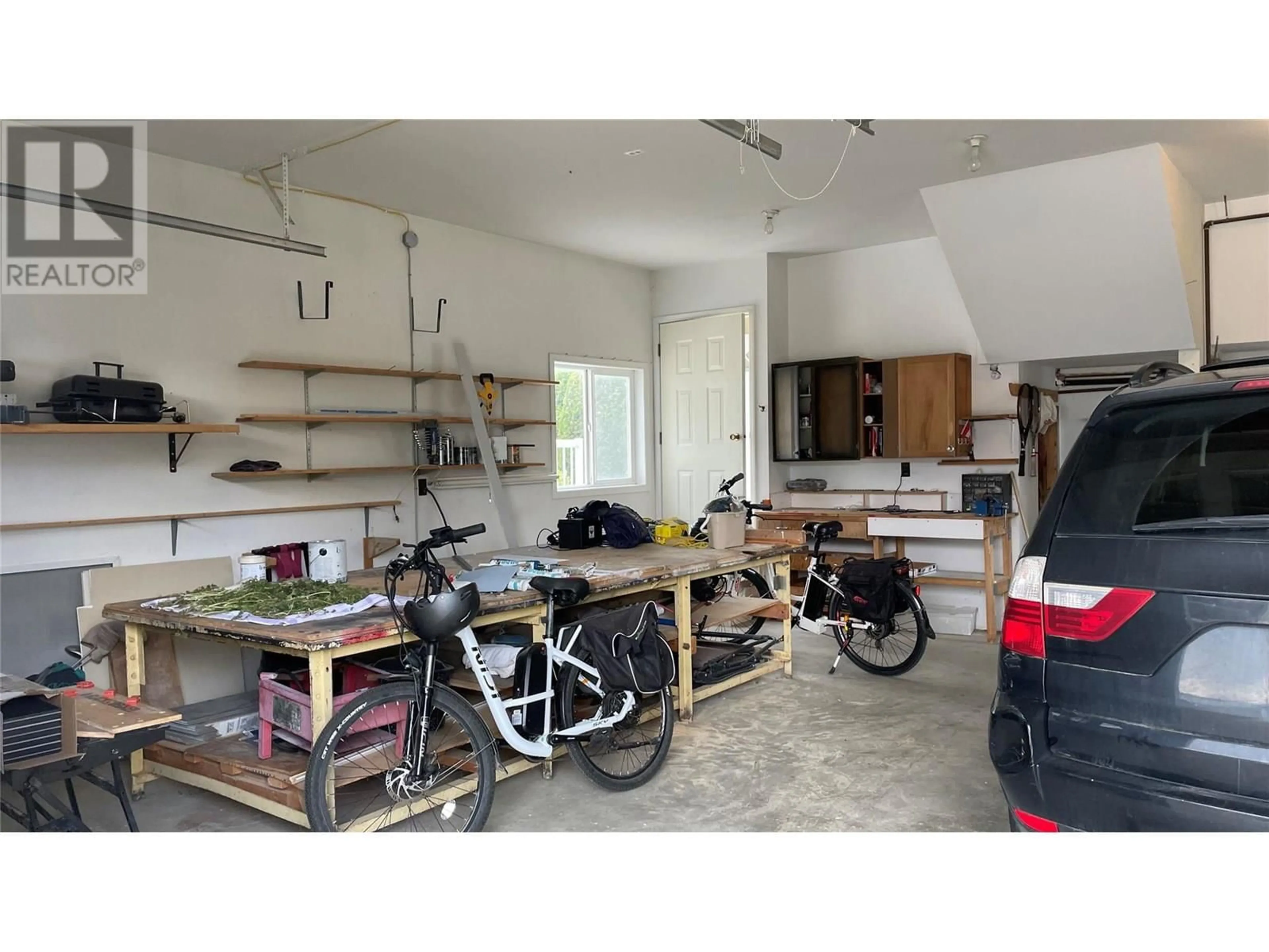 Indoor garage for A - 515 20TH  S AVENUE SOUTH, Creston British Columbia V0B1G5