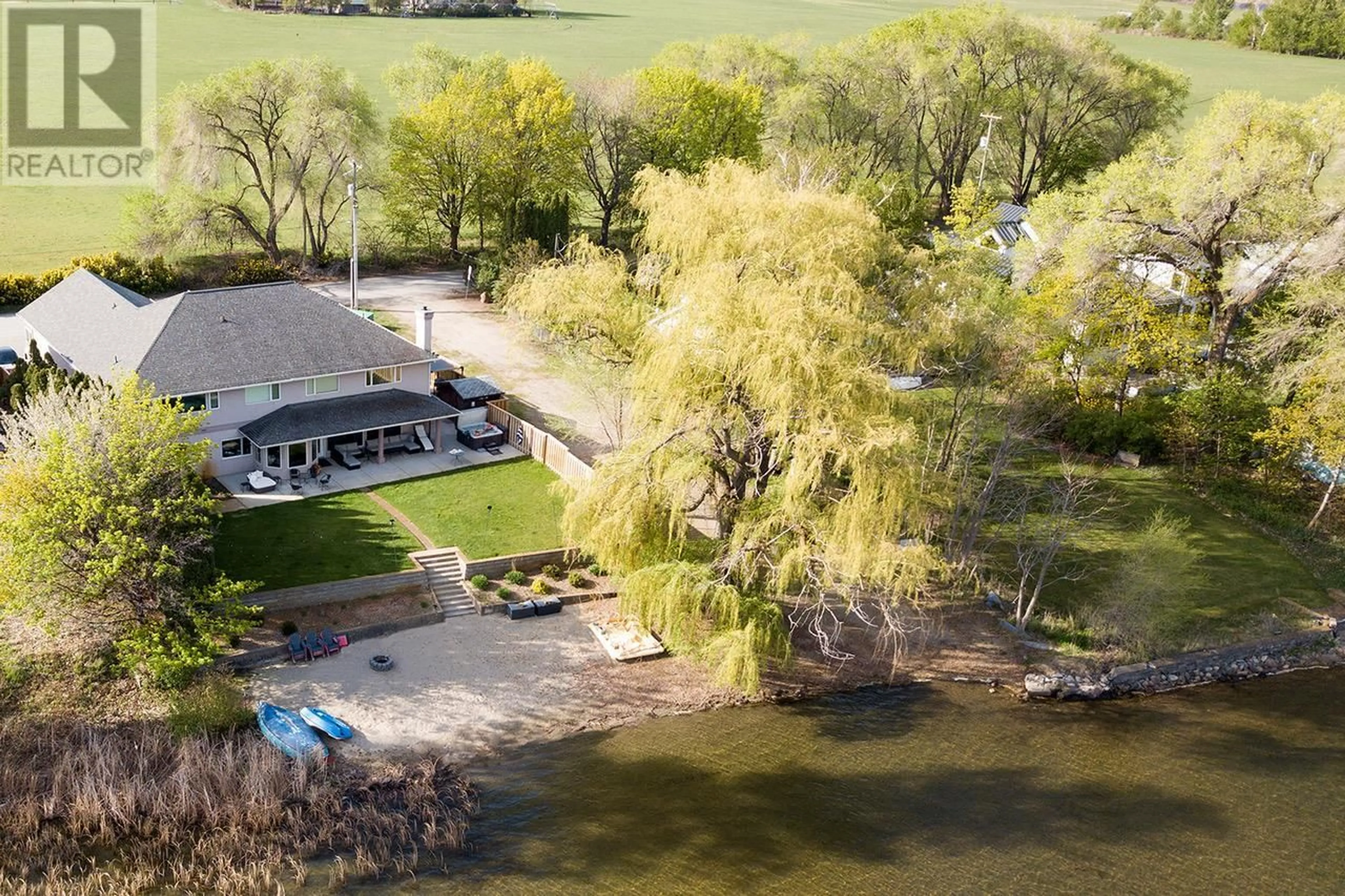 A pic from outside/outdoor area/front of a property/back of a property/a pic from drone, water/lake/river/ocean view for 166 SUNDIAL ROAD, Oliver British Columbia V0H1T0