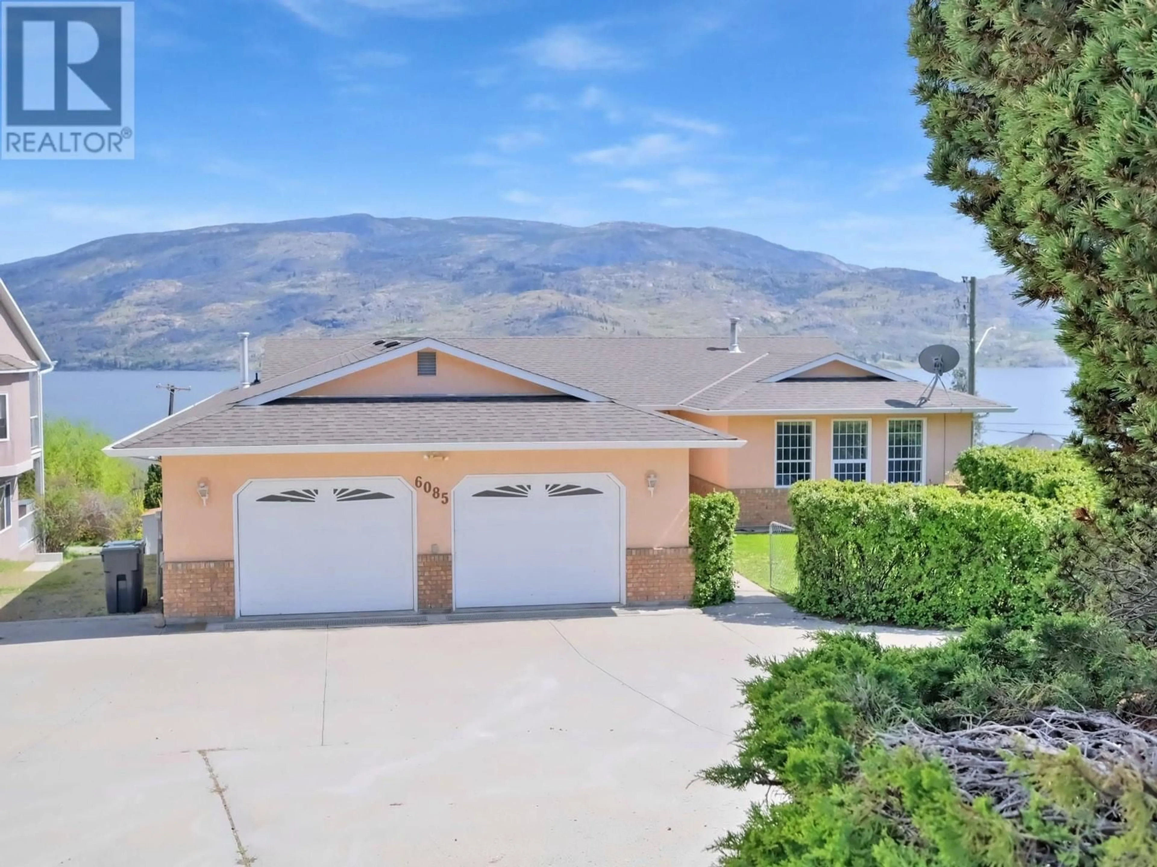 A pic from outside/outdoor area/front of a property/back of a property/a pic from drone, unknown for 6085 BEATRICE ROAD, Peachland British Columbia V0H1X4