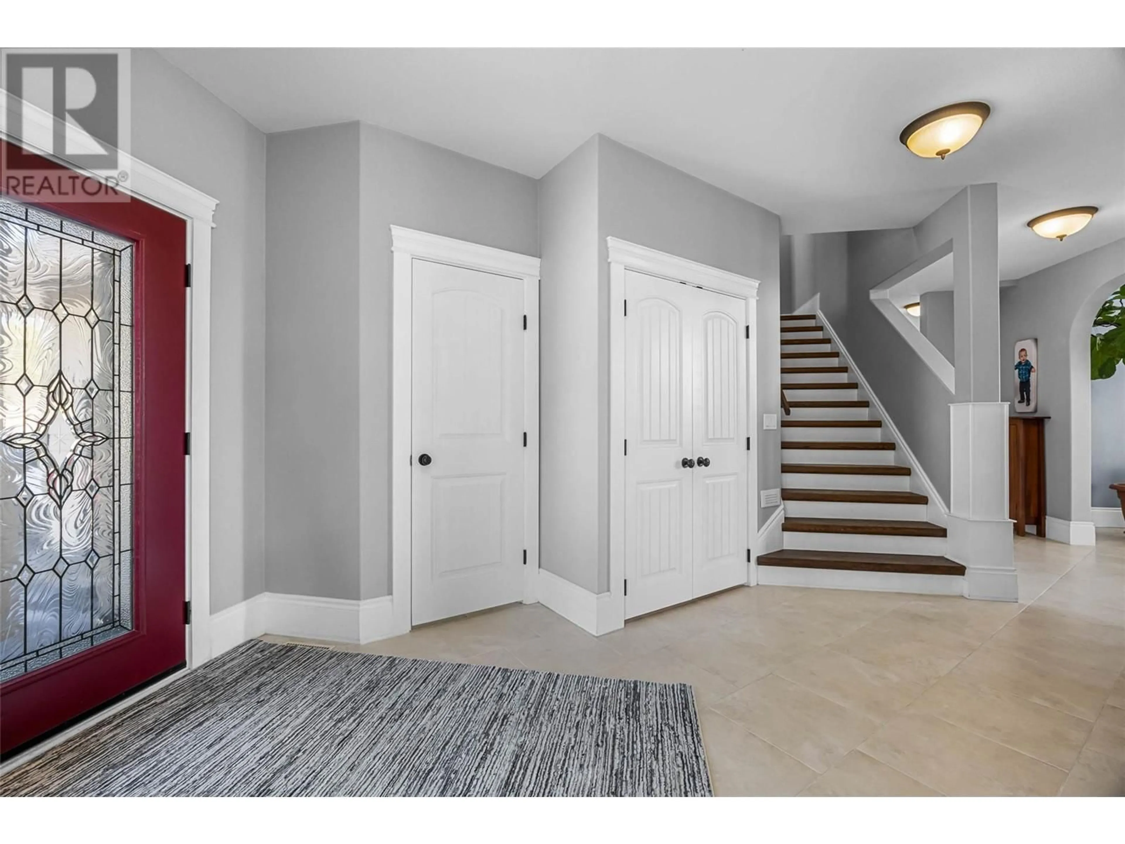 Indoor entryway for 6640 OLD  5 HIGHWAY, Kamloops British Columbia V2H0B7
