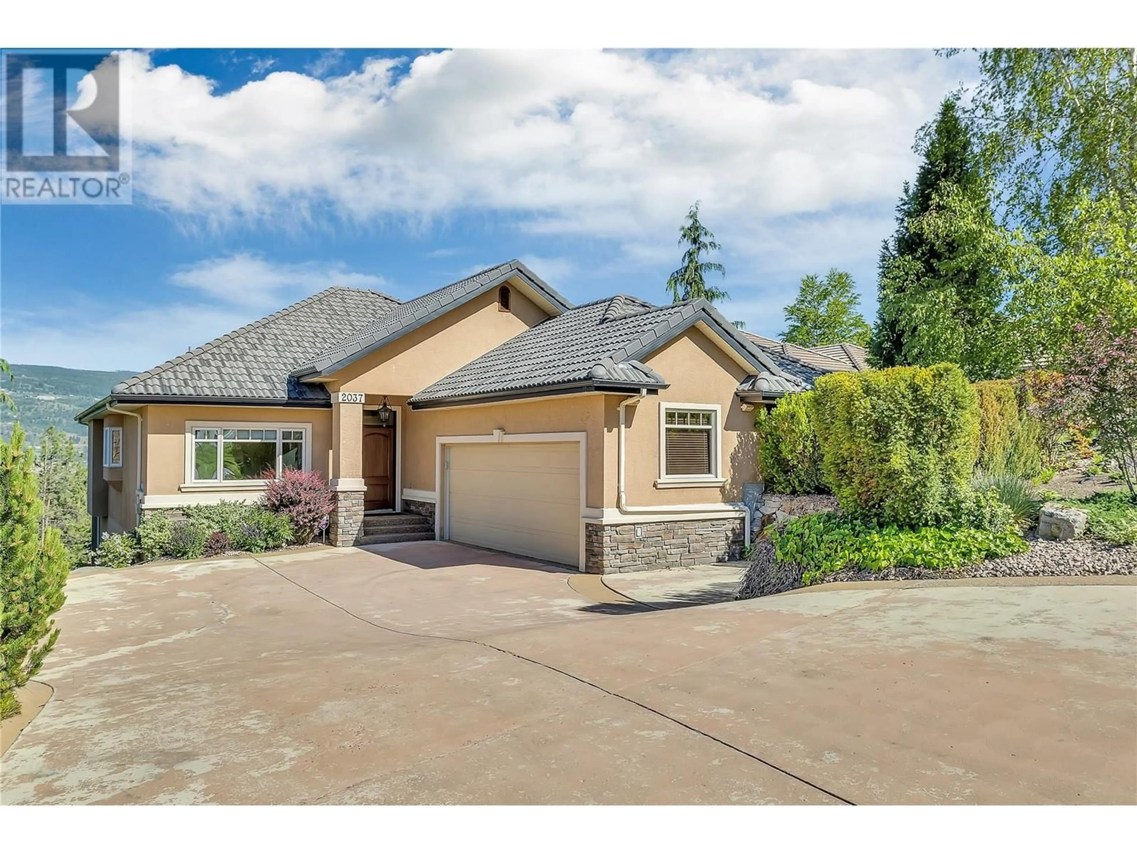 Unknown for 2037 CAPISTRANO DRIVE, Kelowna British Columbia V1V2N1