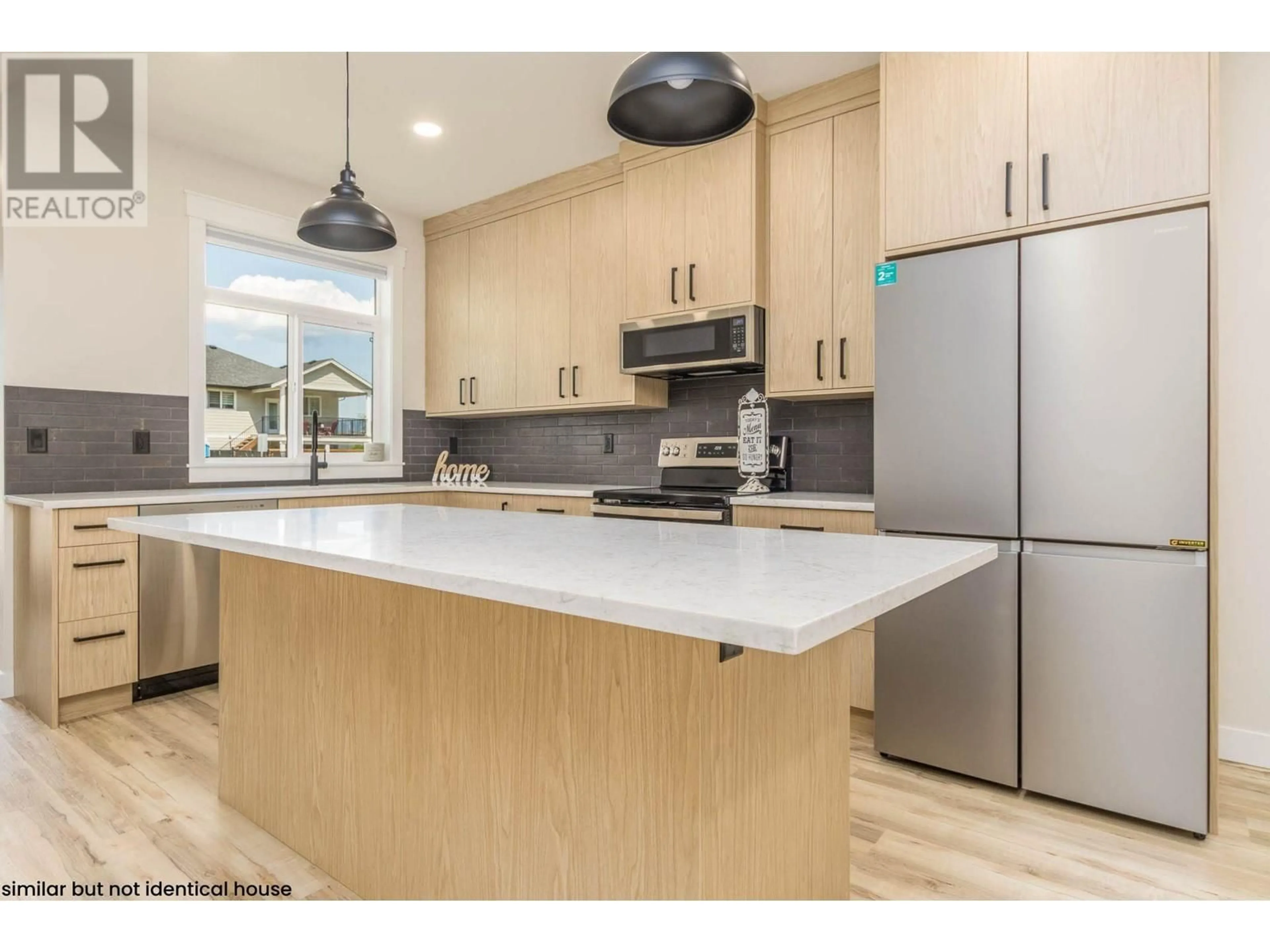 Open concept kitchen, unknown for 2374 6 AVENUE SOUTHEAST, Salmon Arm British Columbia V1E0H1