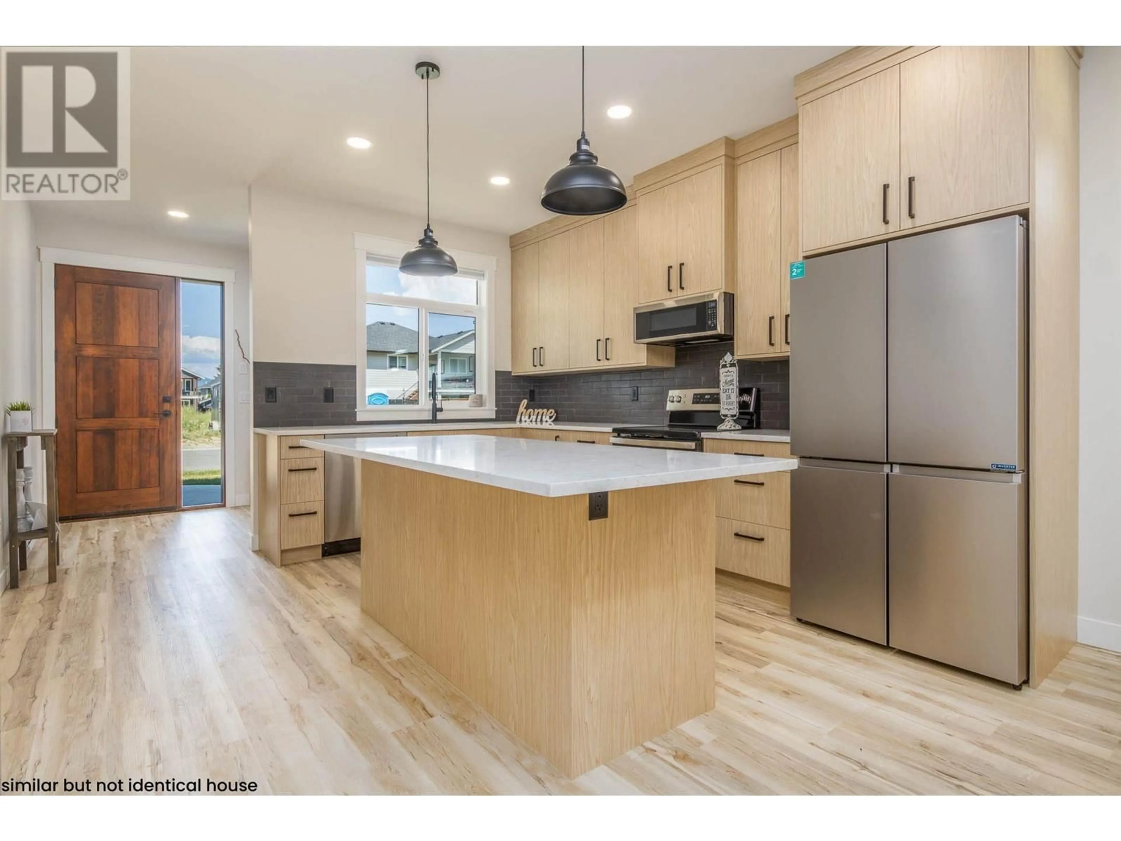 Open concept kitchen, unknown for 2374 6 AVENUE SOUTHEAST, Salmon Arm British Columbia V1E0H1
