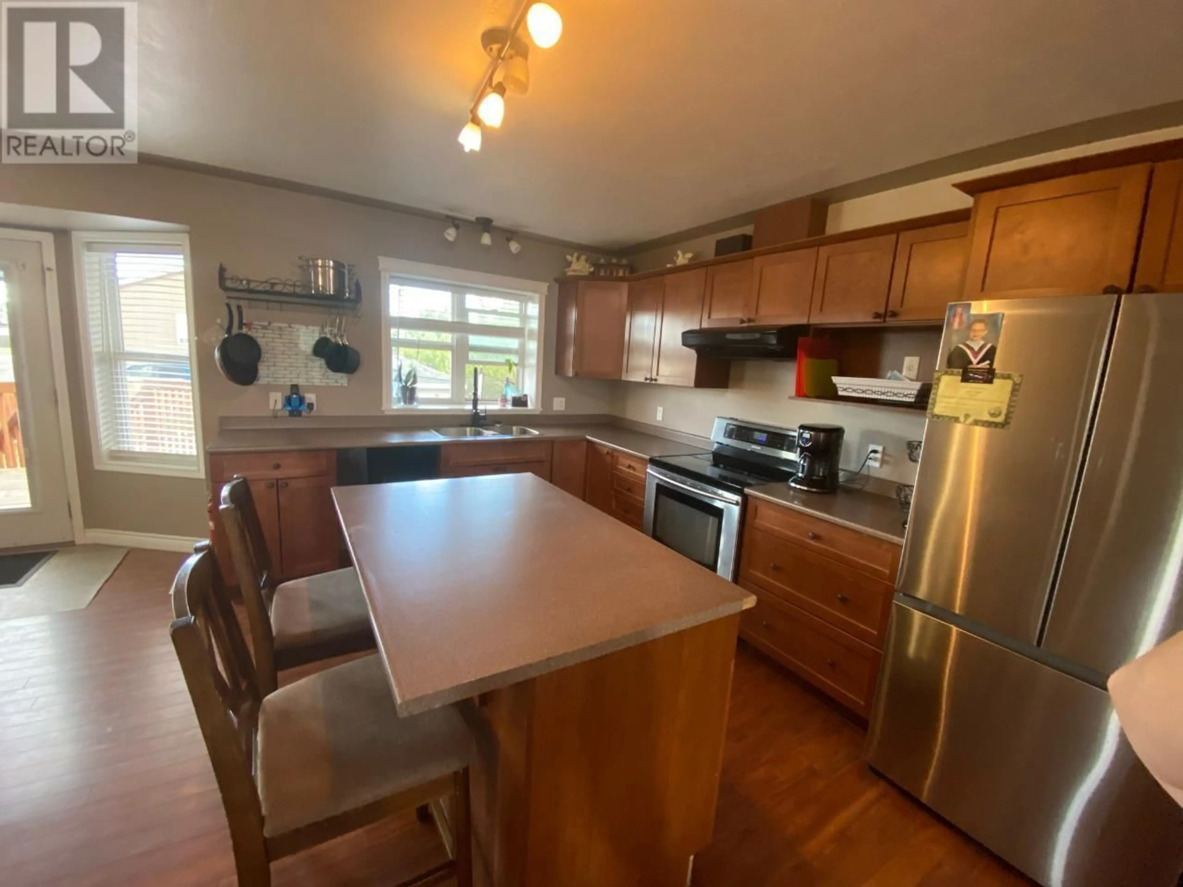 Open concept kitchen, unknown for 1620 108 AVENUE, Dawson Creek British Columbia V1G2T6