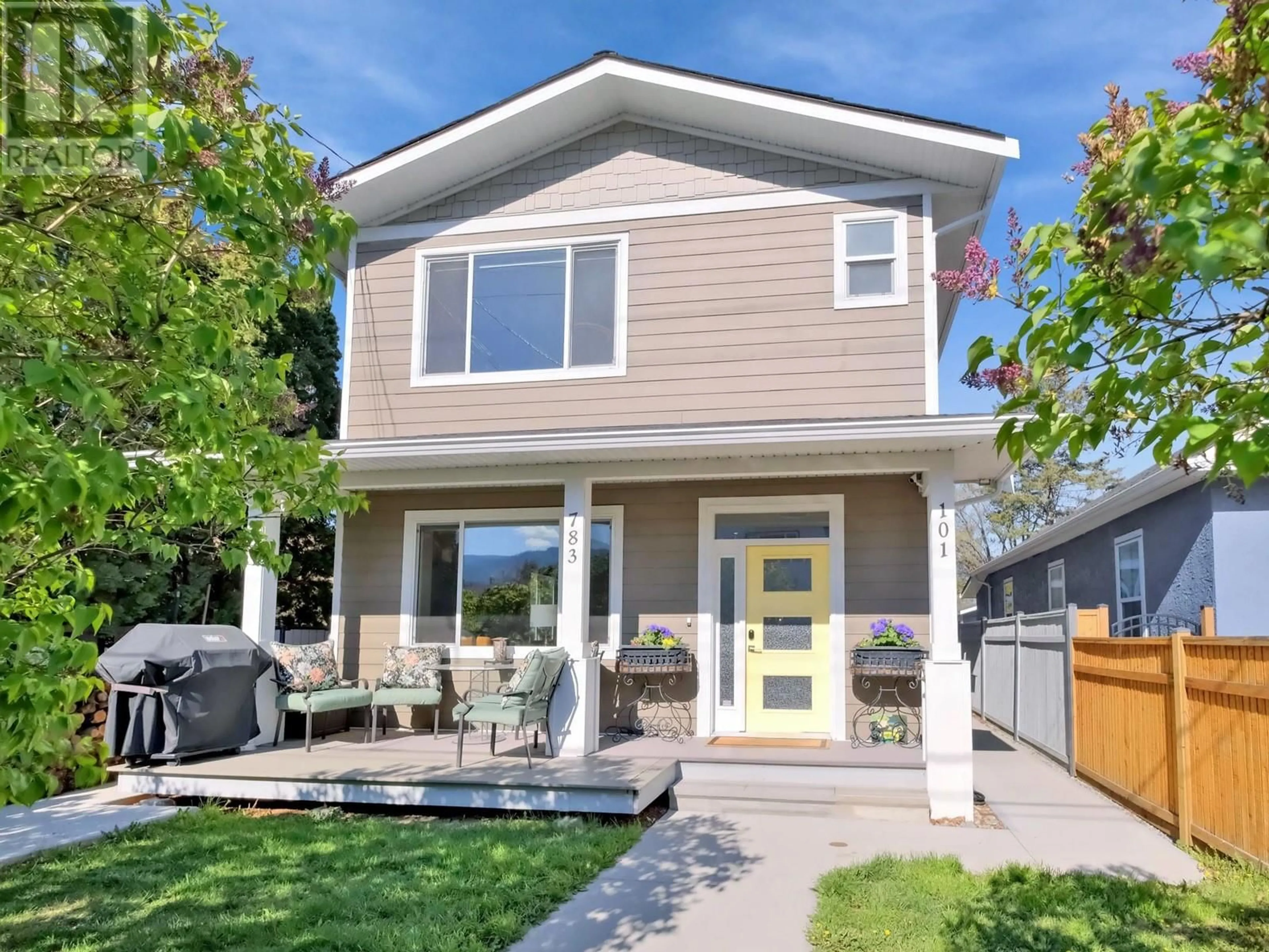 Home with vinyl exterior material, street for 101 - 783 ARGYLE STREET, Penticton British Columbia V2A5N8