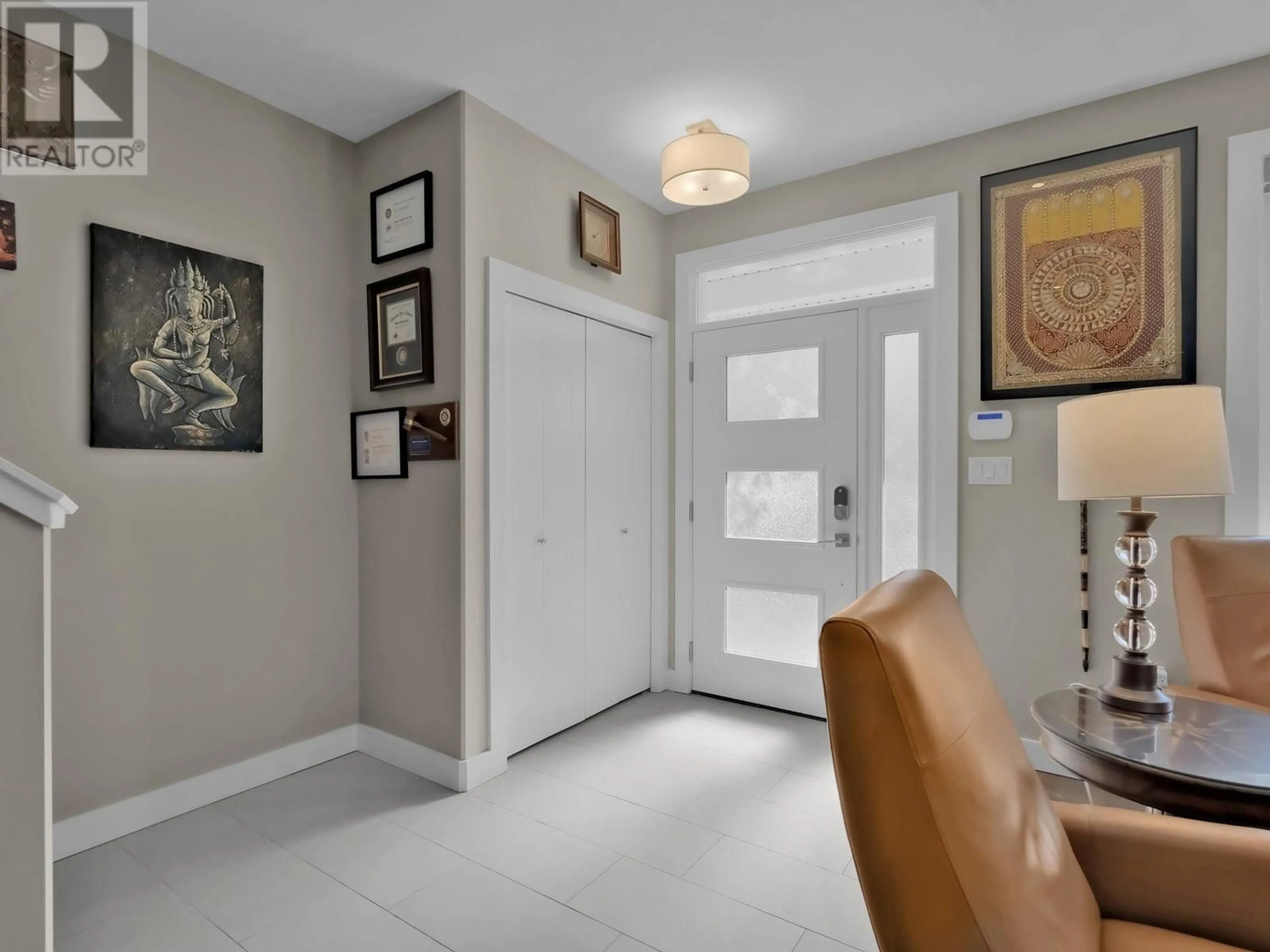 Indoor entryway for 101 - 783 ARGYLE STREET, Penticton British Columbia V2A5N8