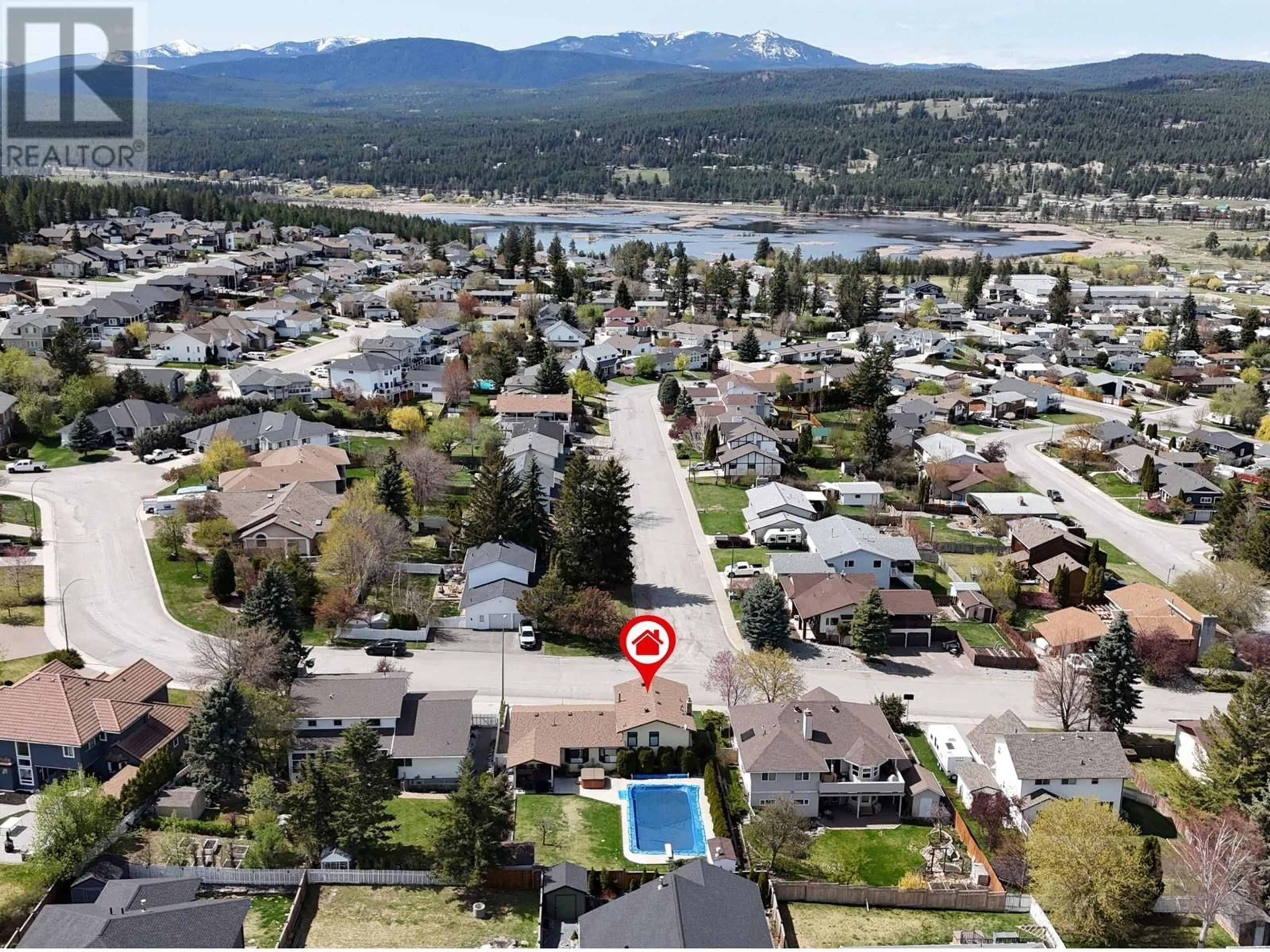 A pic from outside/outdoor area/front of a property/back of a property/a pic from drone, water/lake/river/ocean view for 1600 7TH AVENUE SOUTH, Cranbrook British Columbia V1C5V4