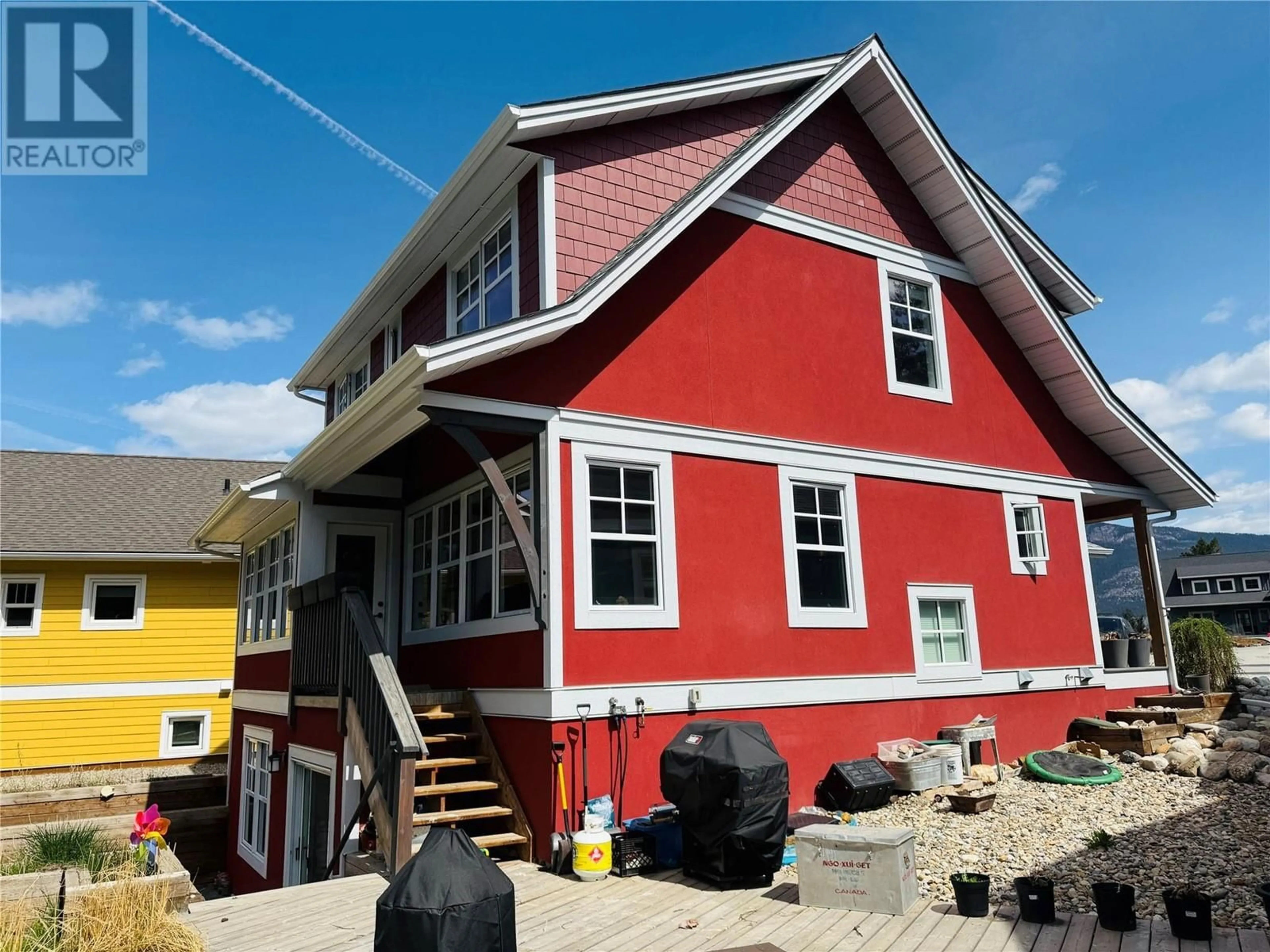 Home with vinyl exterior material, street for 1440 CANTERBURY CLOSE, Invermere British Columbia V0A1K0