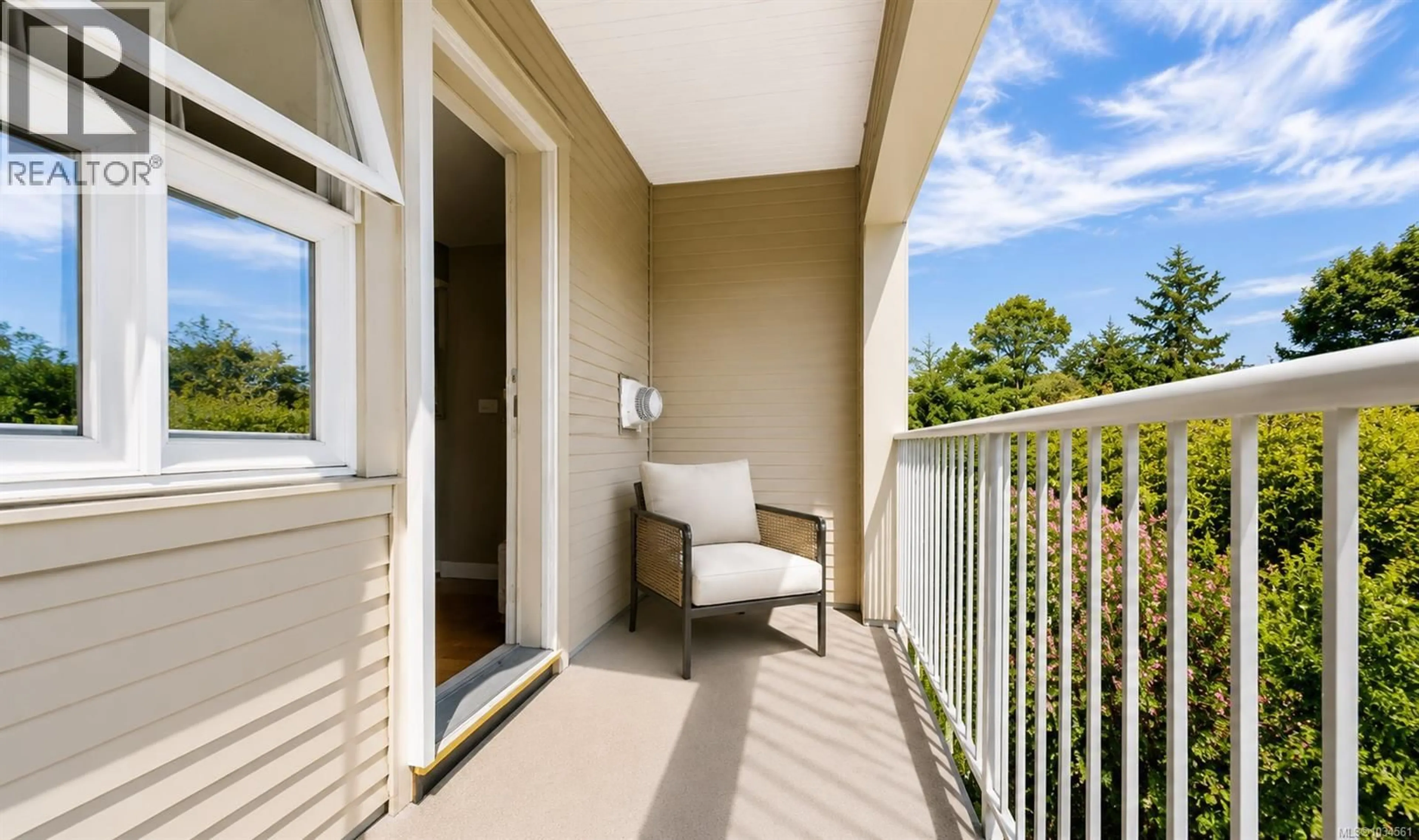 Balcony in the apartment, water/lake/river/ocean view for 307 - 3010 WASHINGTON AVENUE, Victoria British Columbia V9A1P6