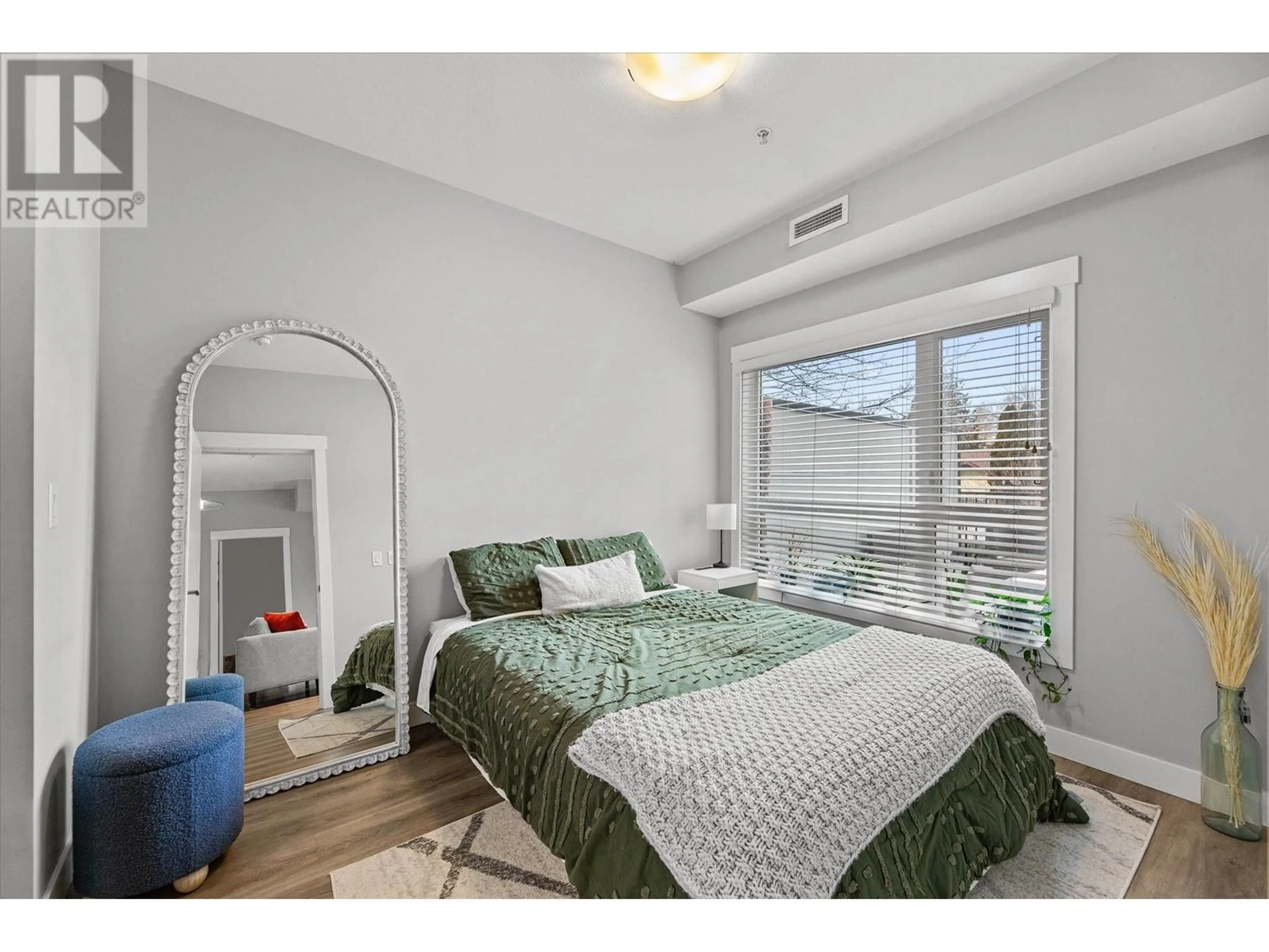 Bedroom with bed, unknown for 105 - 1883 WATER STREET, Kelowna British Columbia V1Y1K4