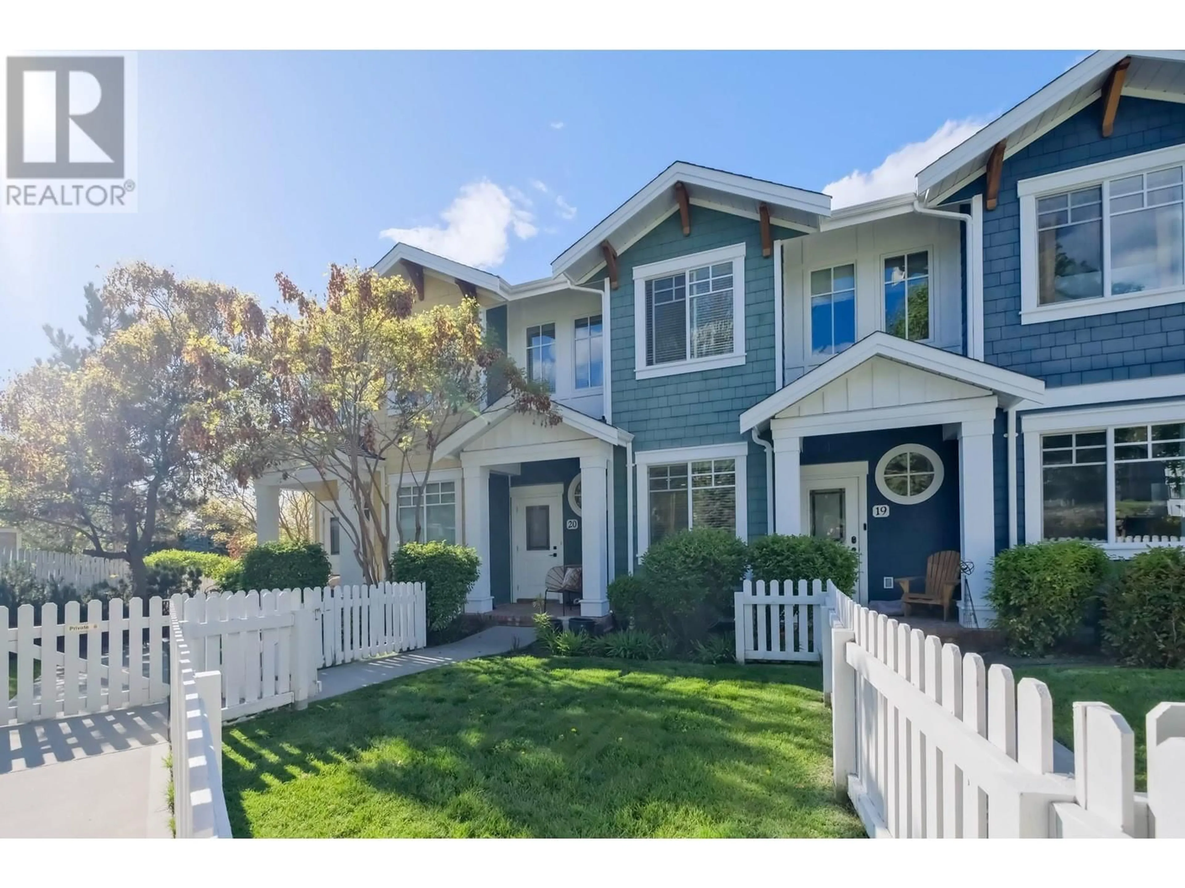 Home with vinyl exterior material, street for 20 - 433 MCCARREN AVENUE, Kelowna British Columbia V1W4T8