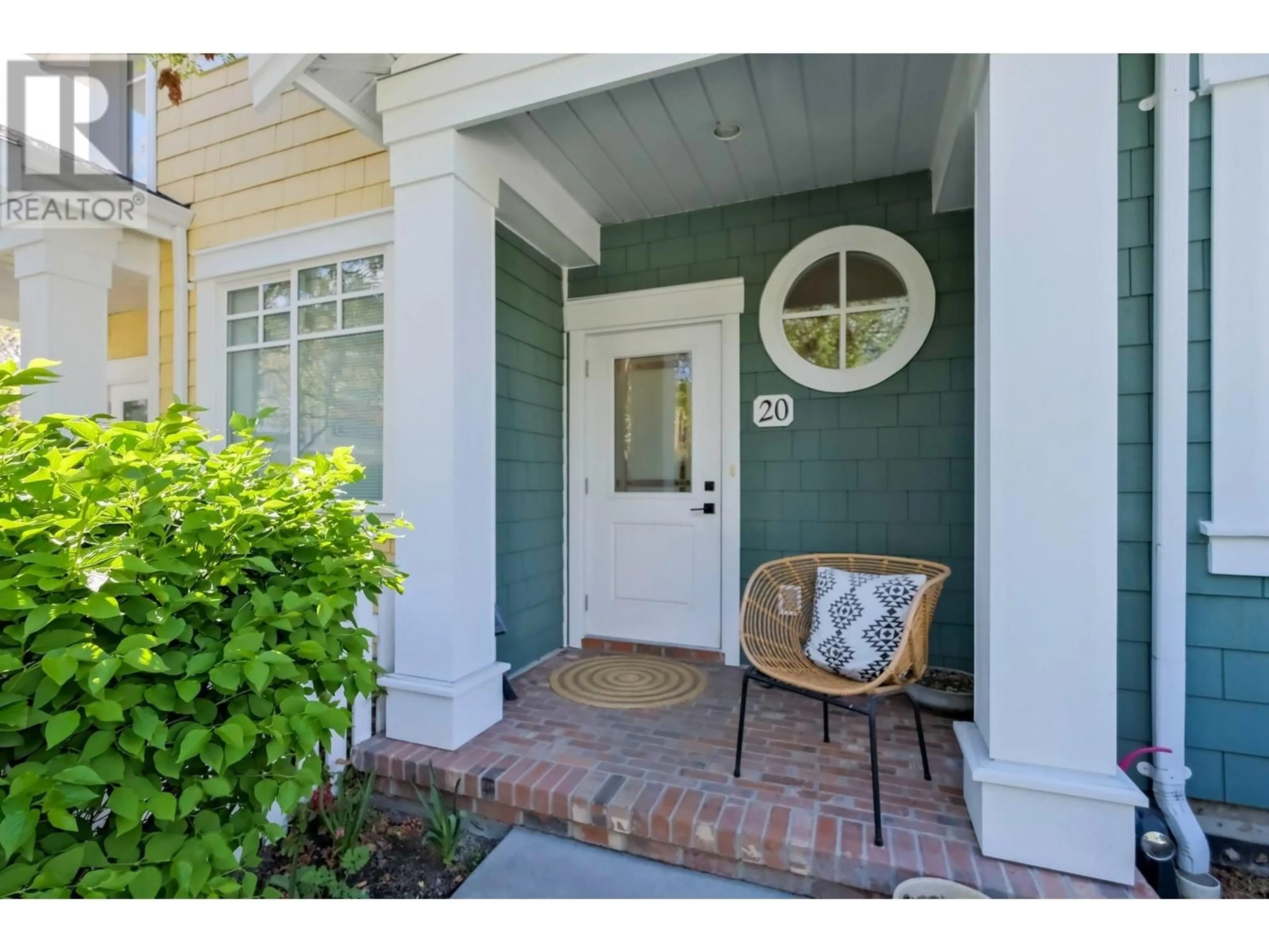 Indoor entryway for 20 - 433 MCCARREN AVENUE, Kelowna British Columbia V1W4T8