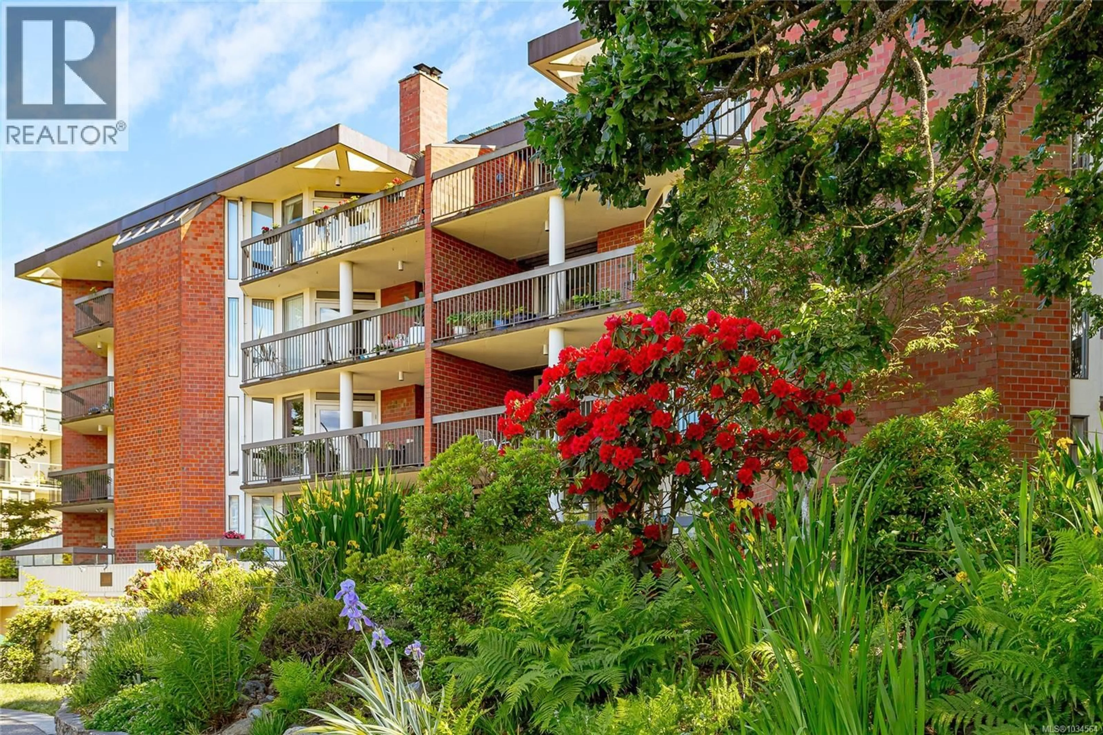 Patio, unknown for 204 - 2119 OAK BAY AVENUE, Oak Bay British Columbia V8R1E8