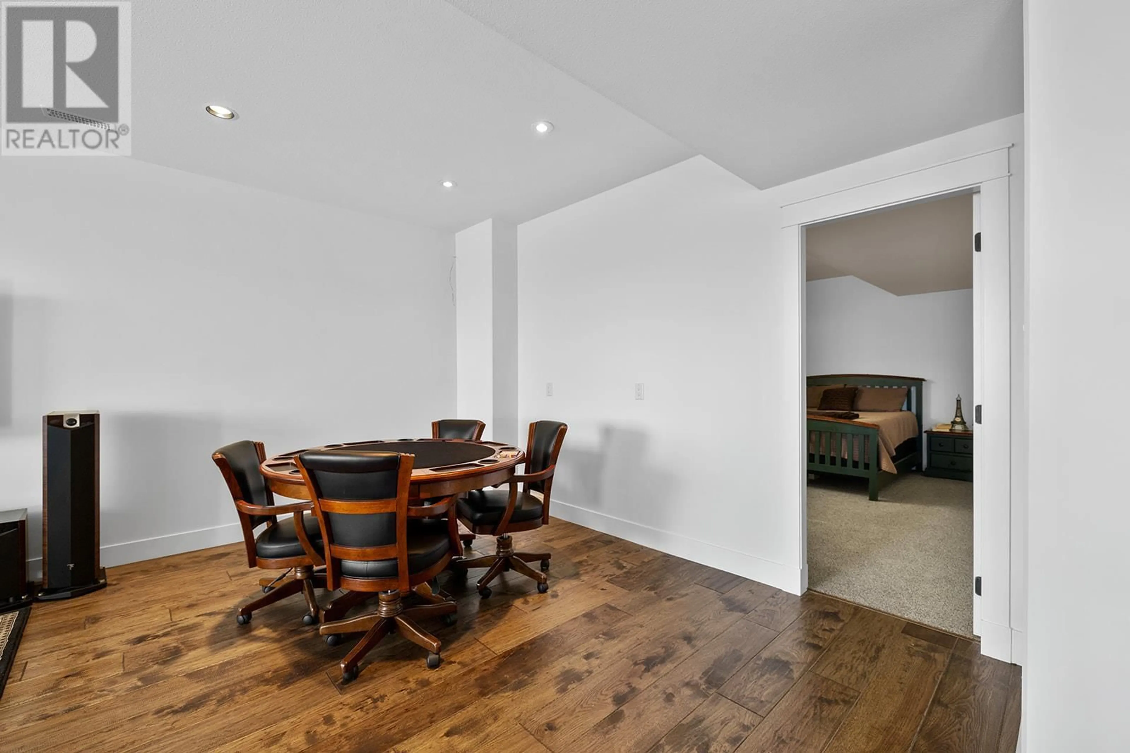 Dining room, wood/laminate floor for 3104 LAKEVIEW COVE ROAD, West Kelowna British Columbia V1Z3P6