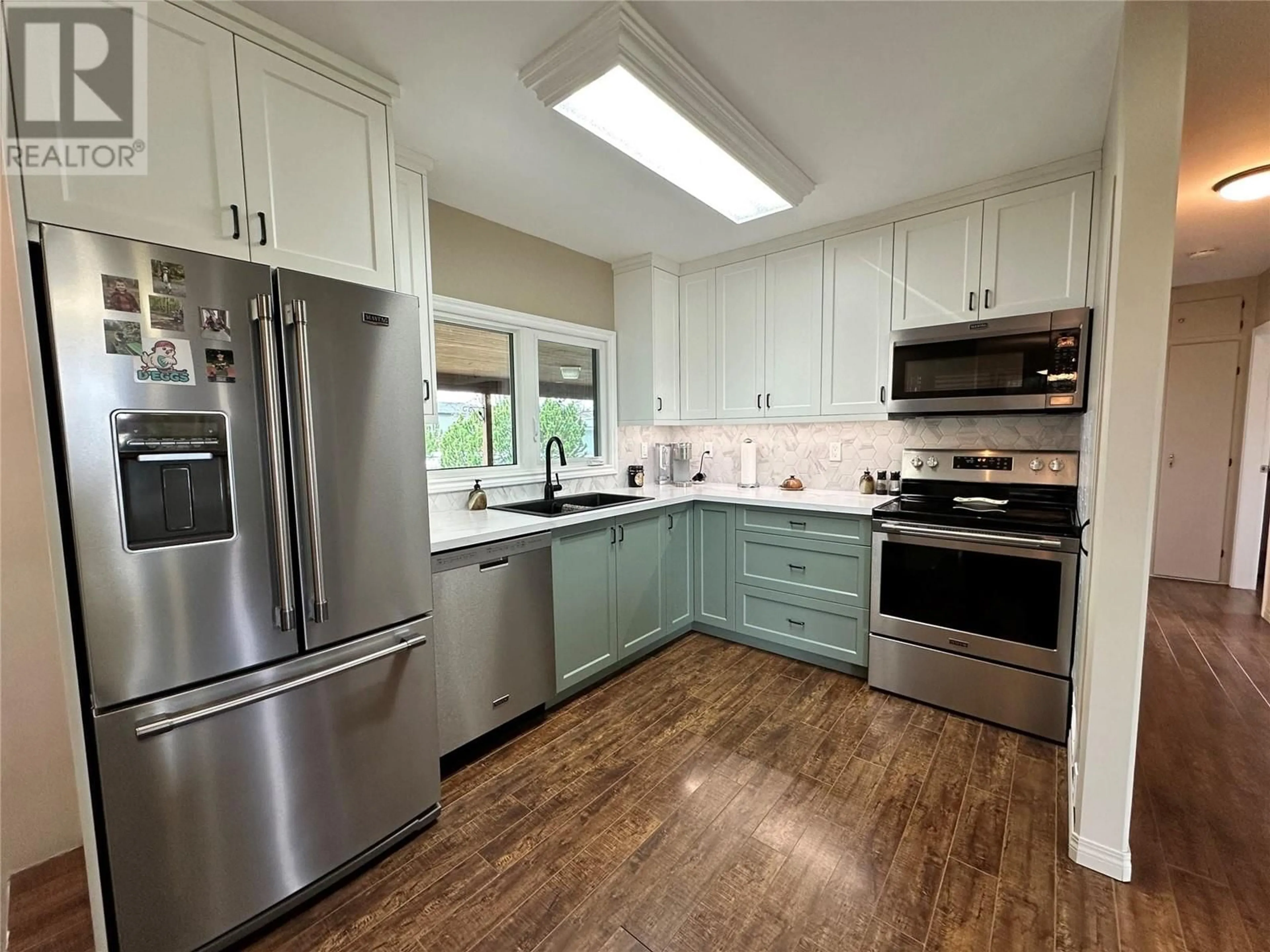 Open concept kitchen, unknown for 1509 108 AVENUE, Dawson Creek British Columbia V1G2T5