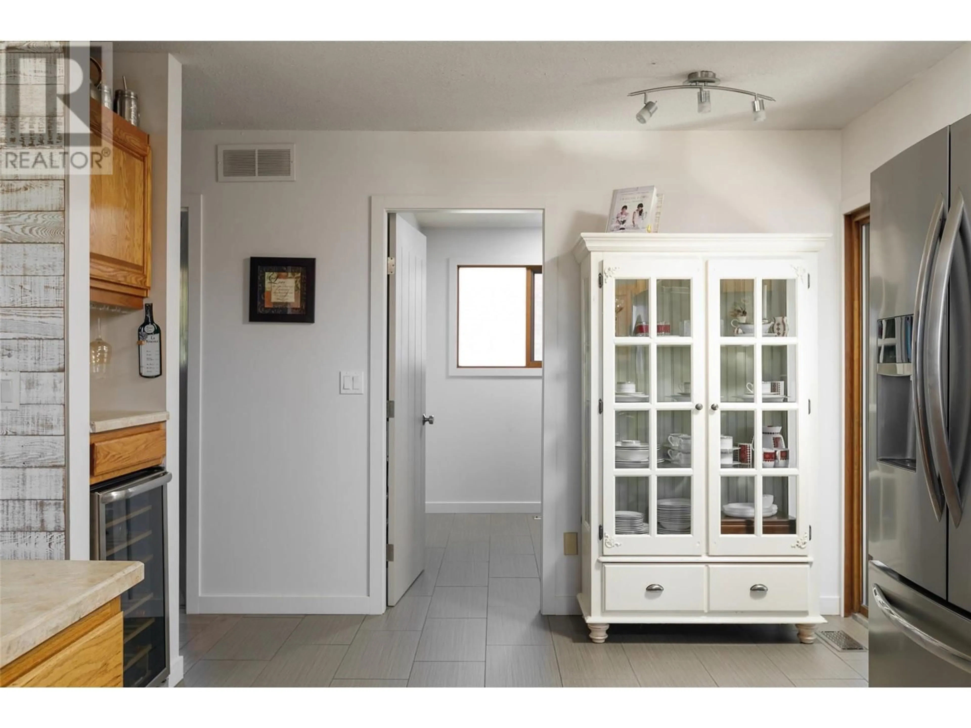 Indoor entryway for 3116 APPALOOSA ROAD, Kelowna British Columbia V1V2G9