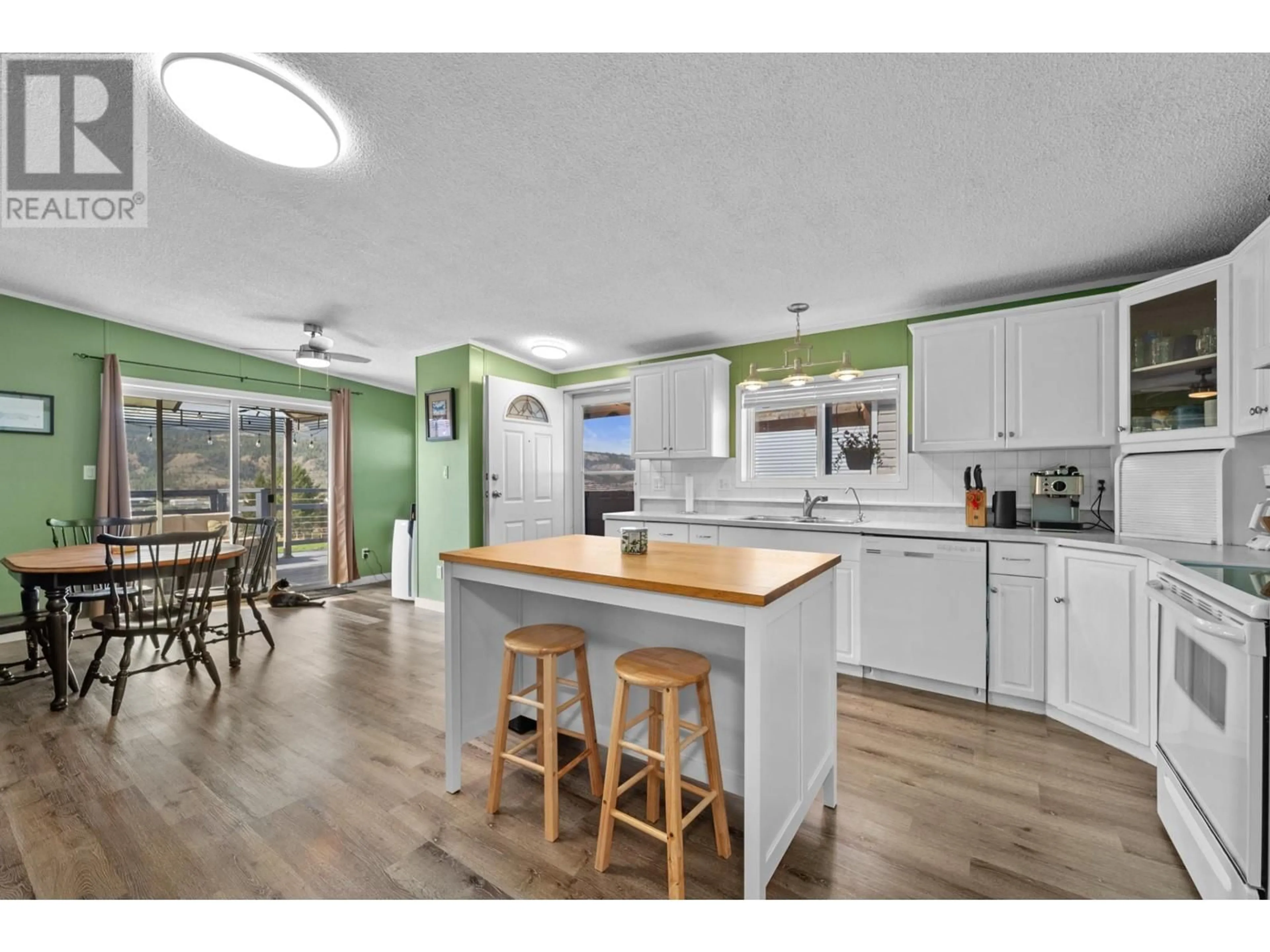 Open concept kitchen, unknown for 27 - 3099 SHUSWAP  E ROAD, Kamloops British Columbia V2H1T7