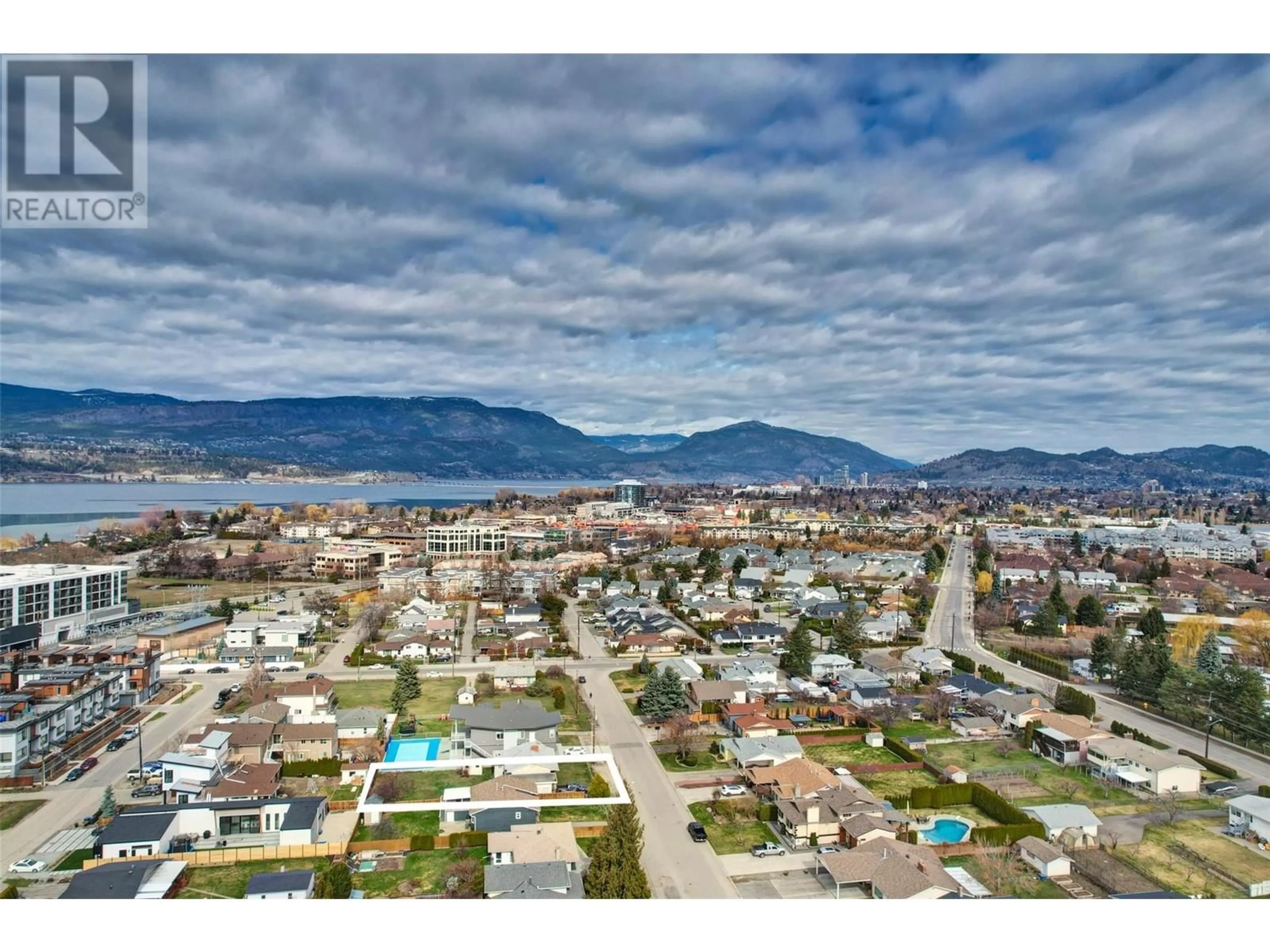 A pic from outside/outdoor area/front of a property/back of a property/a pic from drone, mountain view for 3524 SCOTT ROAD, Kelowna British Columbia V1W3H6