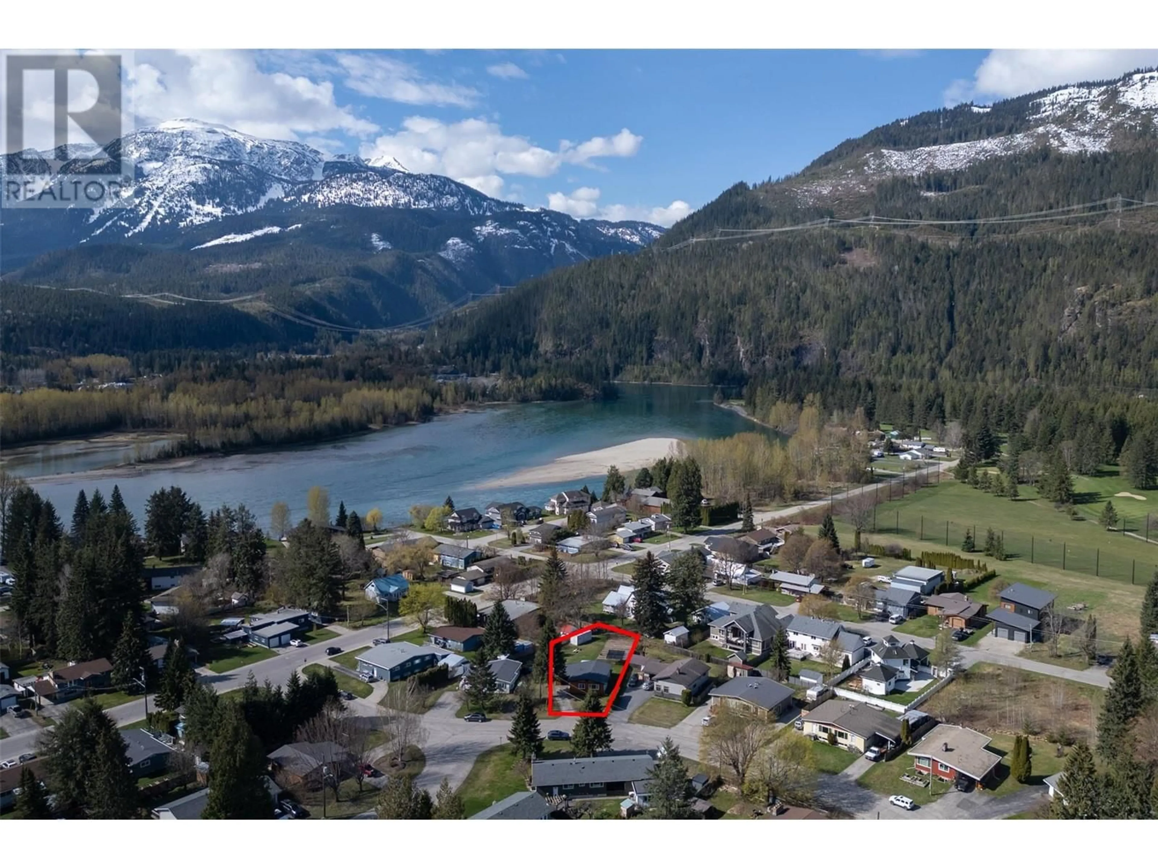 A pic from outside/outdoor area/front of a property/back of a property/a pic from drone, mountain view for 117 PETERSON DRIVE, Revelstoke British Columbia V0E2S0