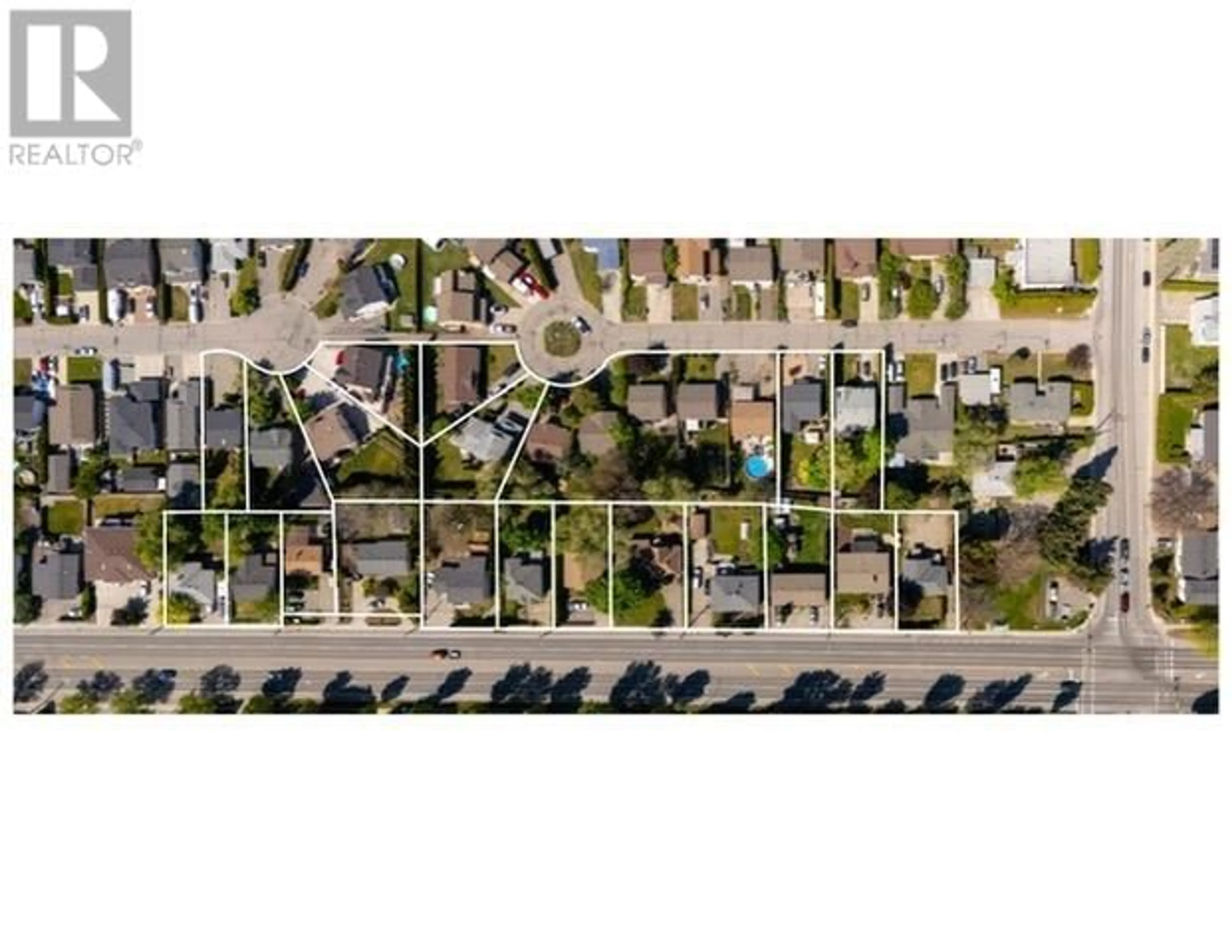 A pic from outside/outdoor area/front of a property/back of a property/a pic from drone, street for 2913 BOUVETTE STREET, Kelowna British Columbia V1Y3K5