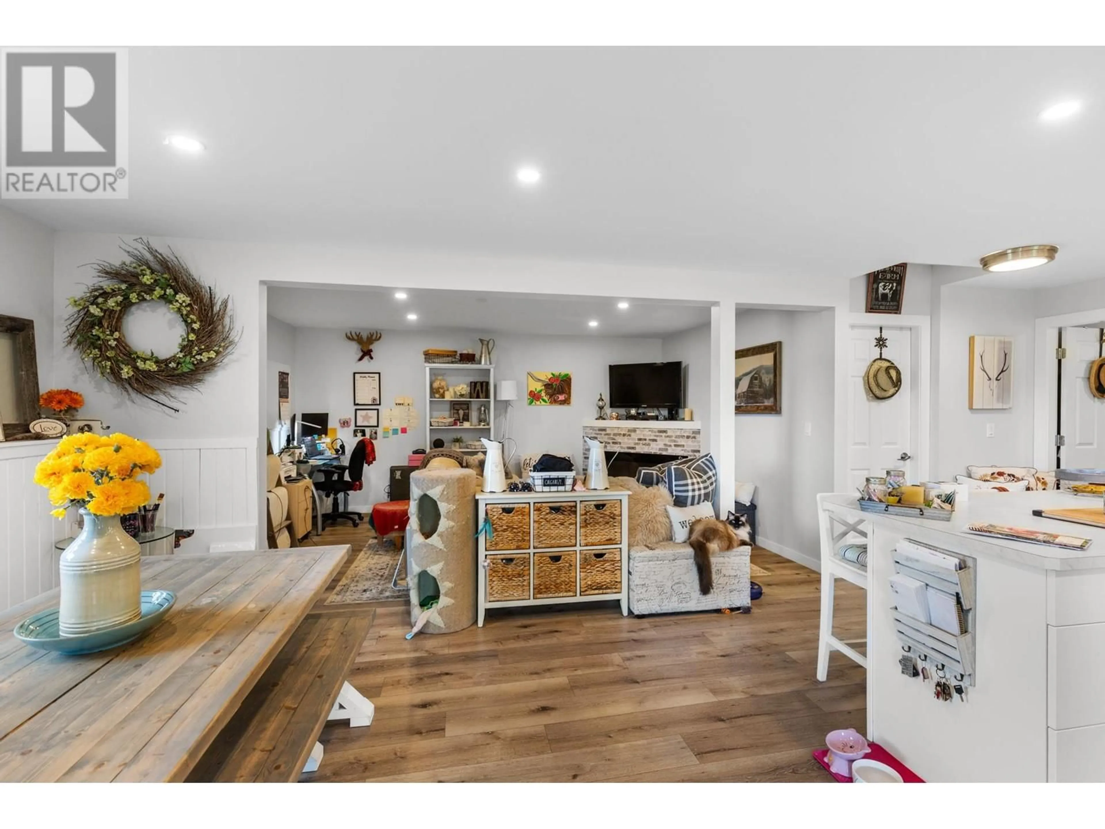 Open concept kitchen, unknown for 3060 GULLEY ROAD, Kelowna British Columbia V1W4E5
