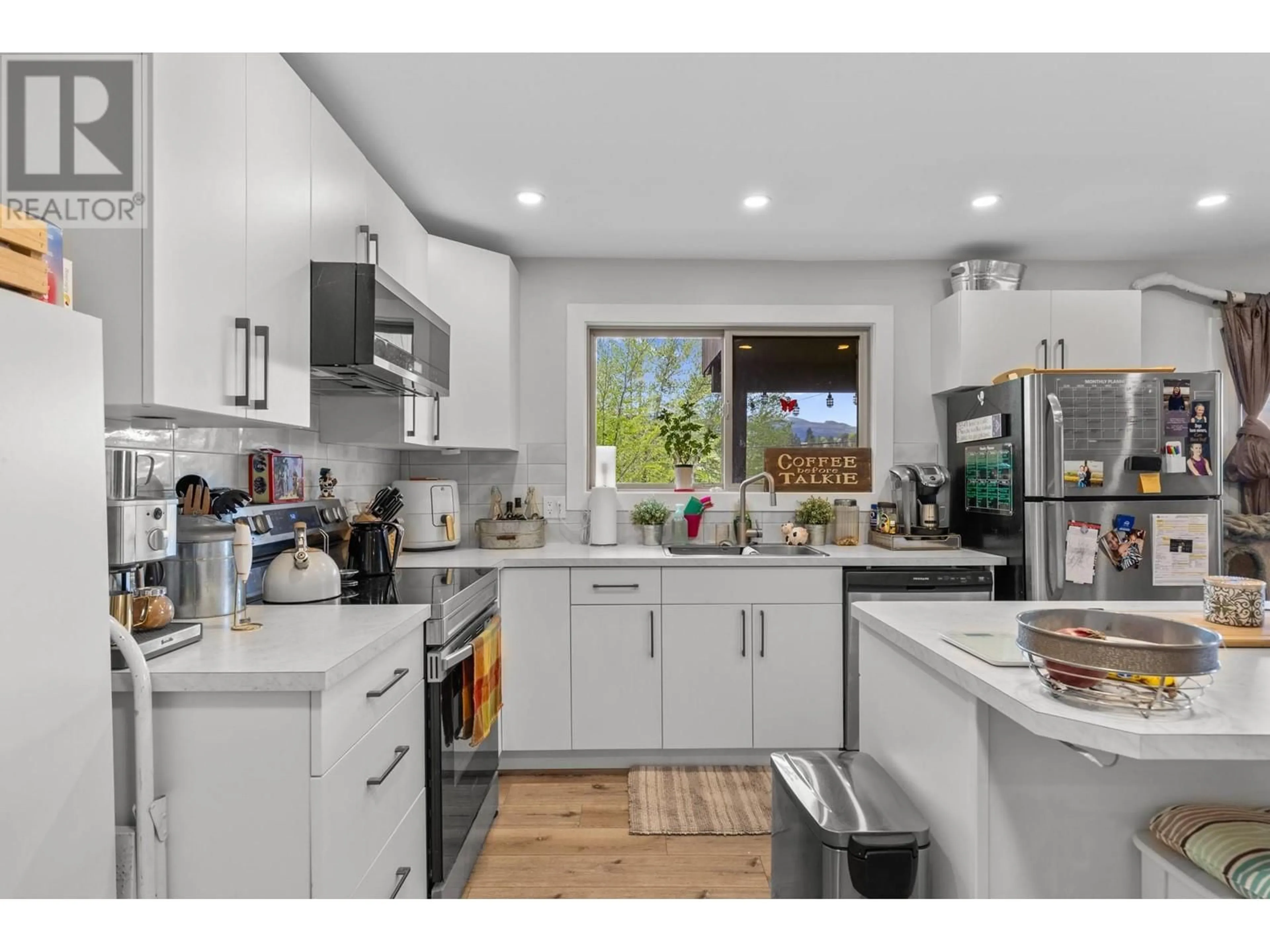 Open concept kitchen, unknown for 3060 GULLEY ROAD, Kelowna British Columbia V1W4E5