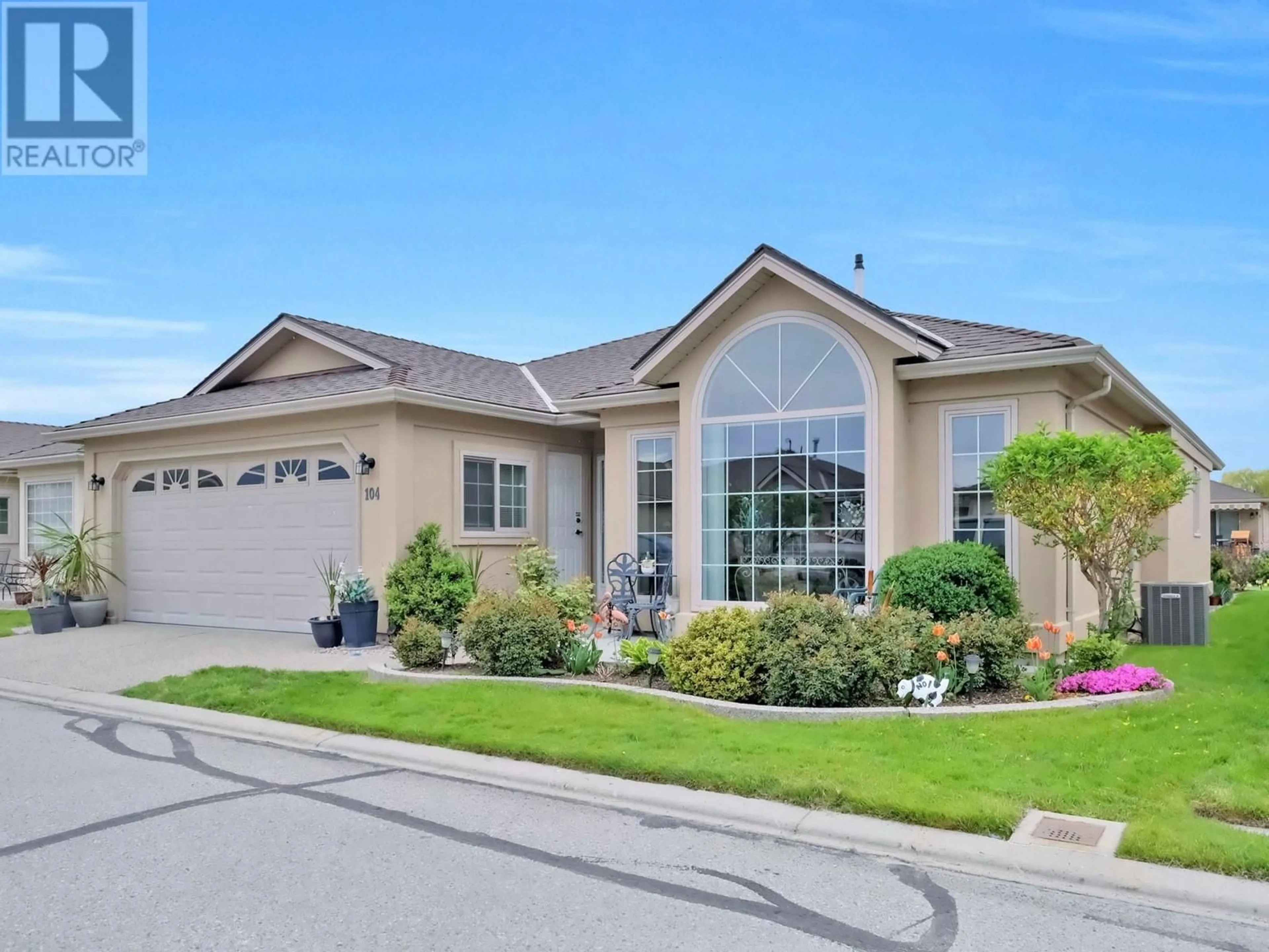 Home with vinyl exterior material, street for 104 - 3333 SOUTH MAIN STREET, Penticton British Columbia V2A8J8