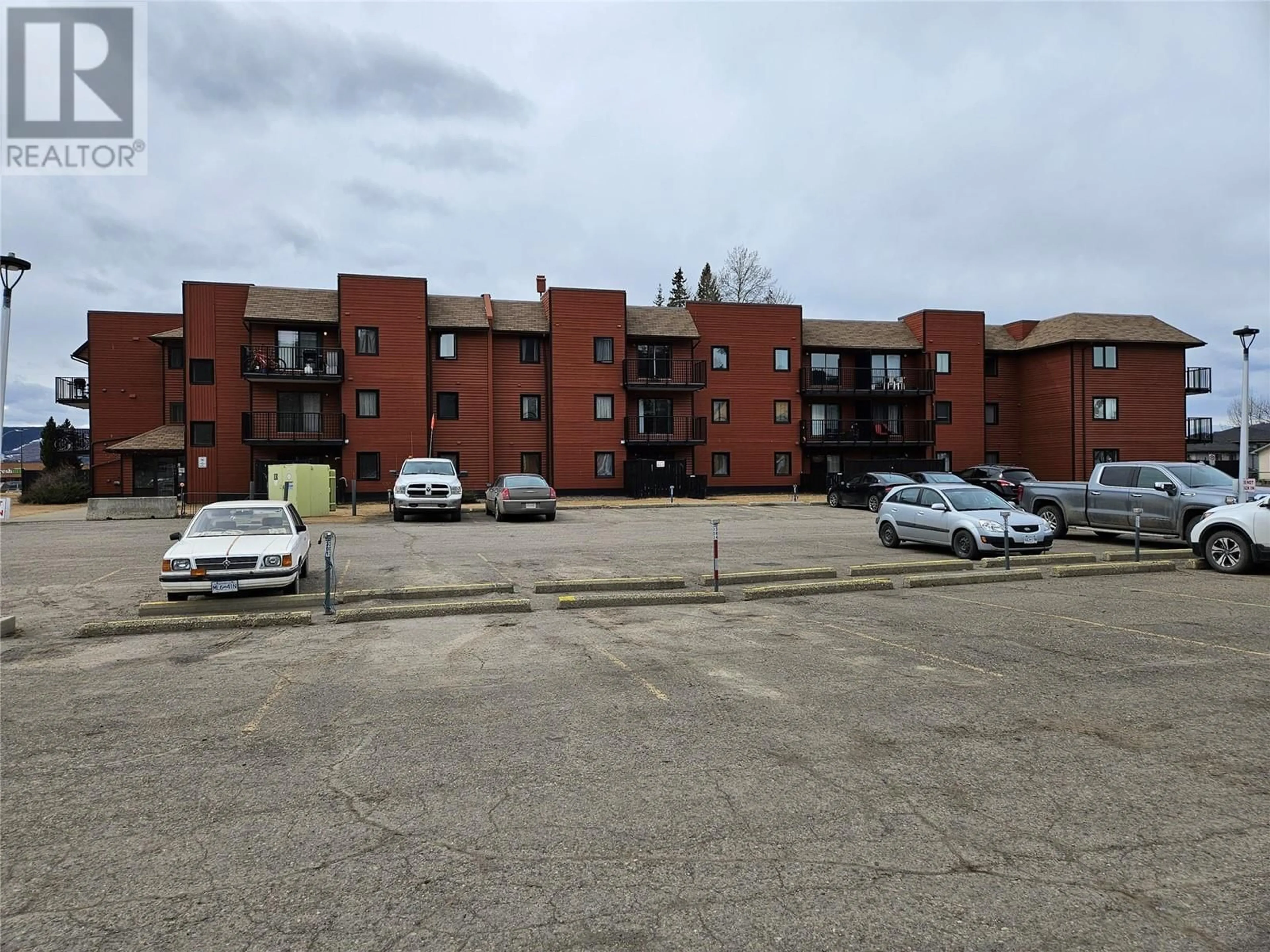 A pic from outside/outdoor area/front of a property/back of a property/a pic from drone, building for 302 - 340 NORTHGATE OTHER, Tumbler Ridge British Columbia V0C2W0