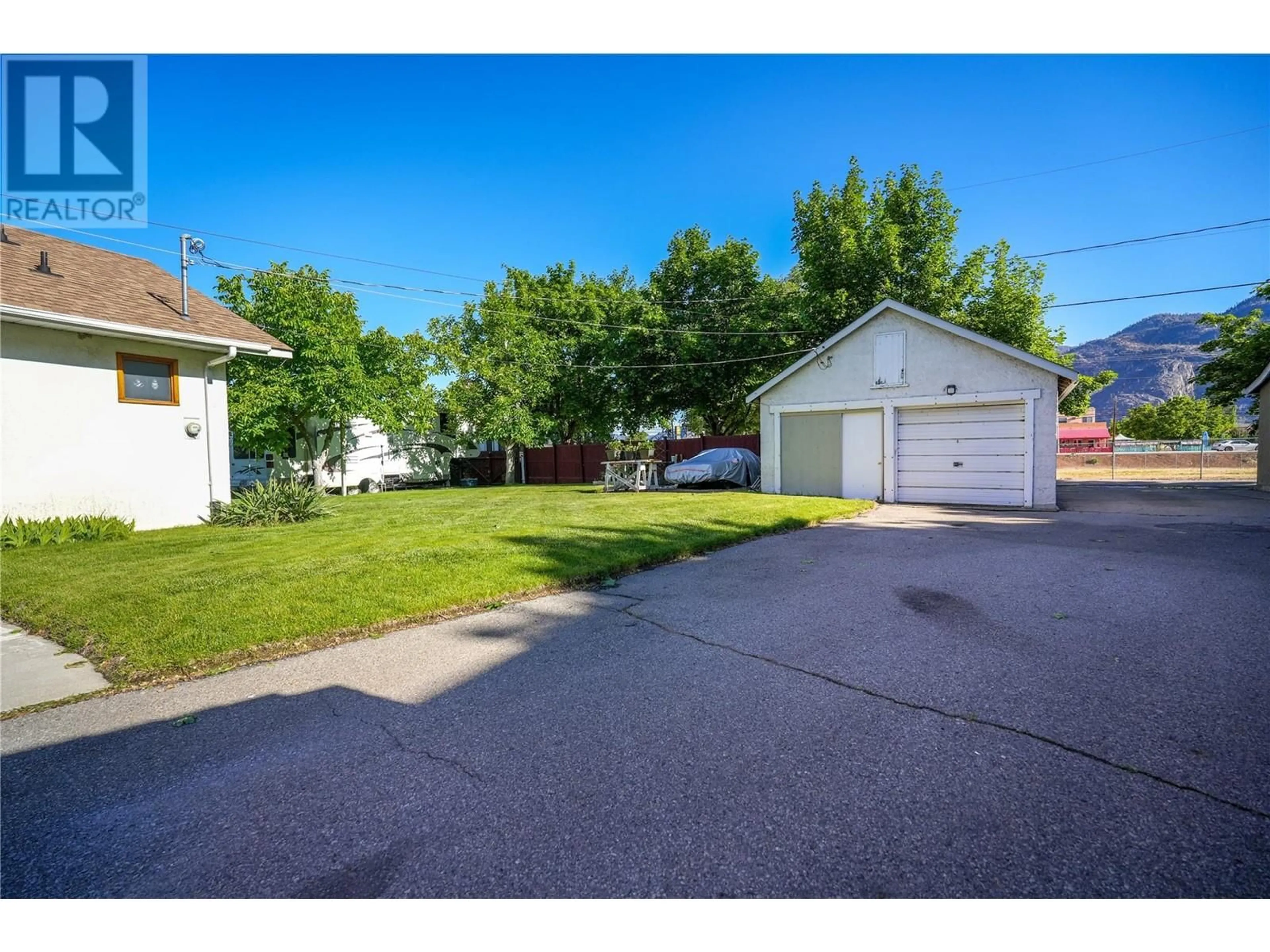 A pic from outside/outdoor area/front of a property/back of a property/a pic from drone, street for 9 HARBOUR KEY DRIVE, Osoyoos British Columbia V0H1V3