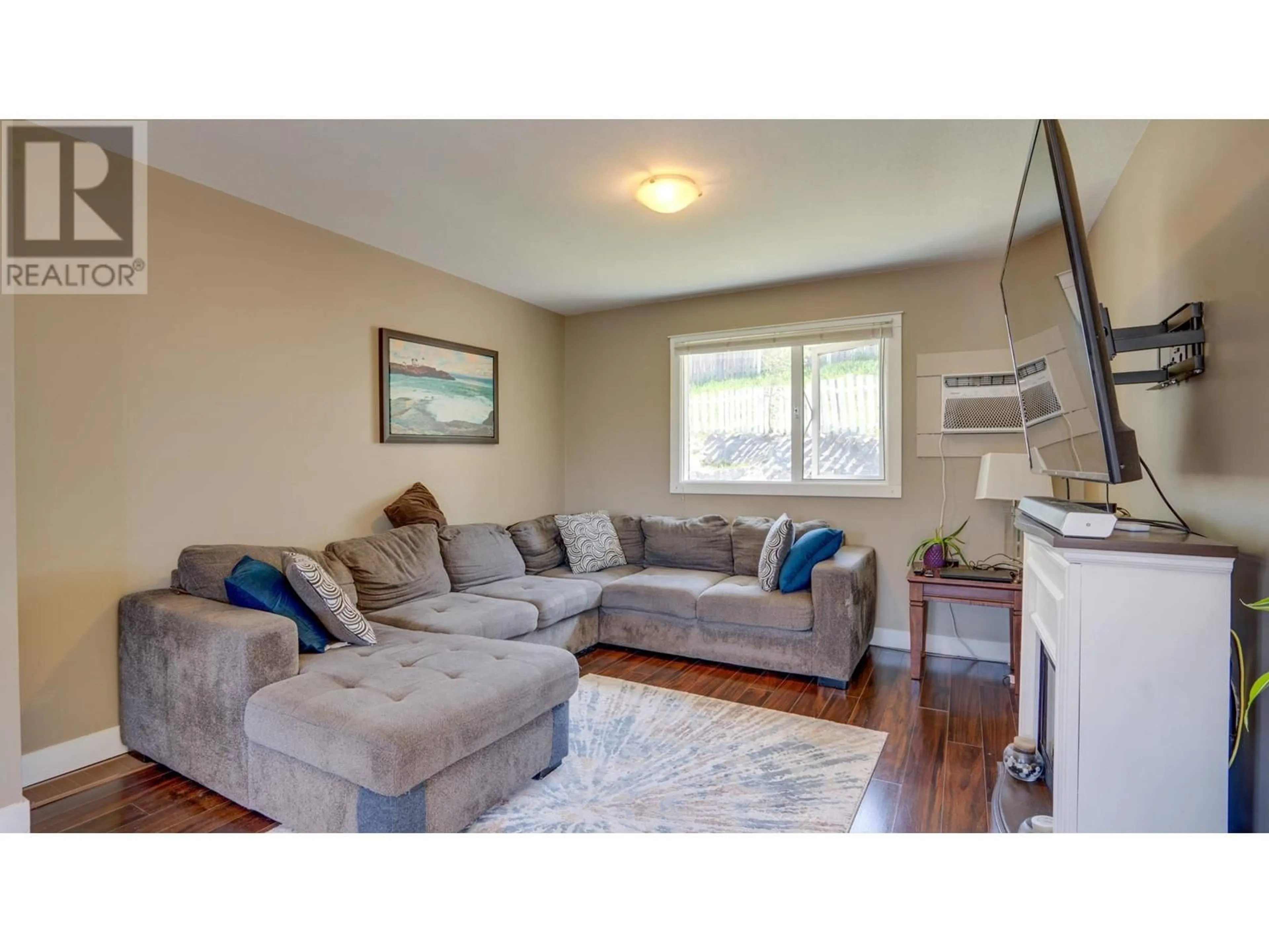 Living room with furniture, unknown for 4010 15 CRESCENT, Vernon British Columbia V1T7H4