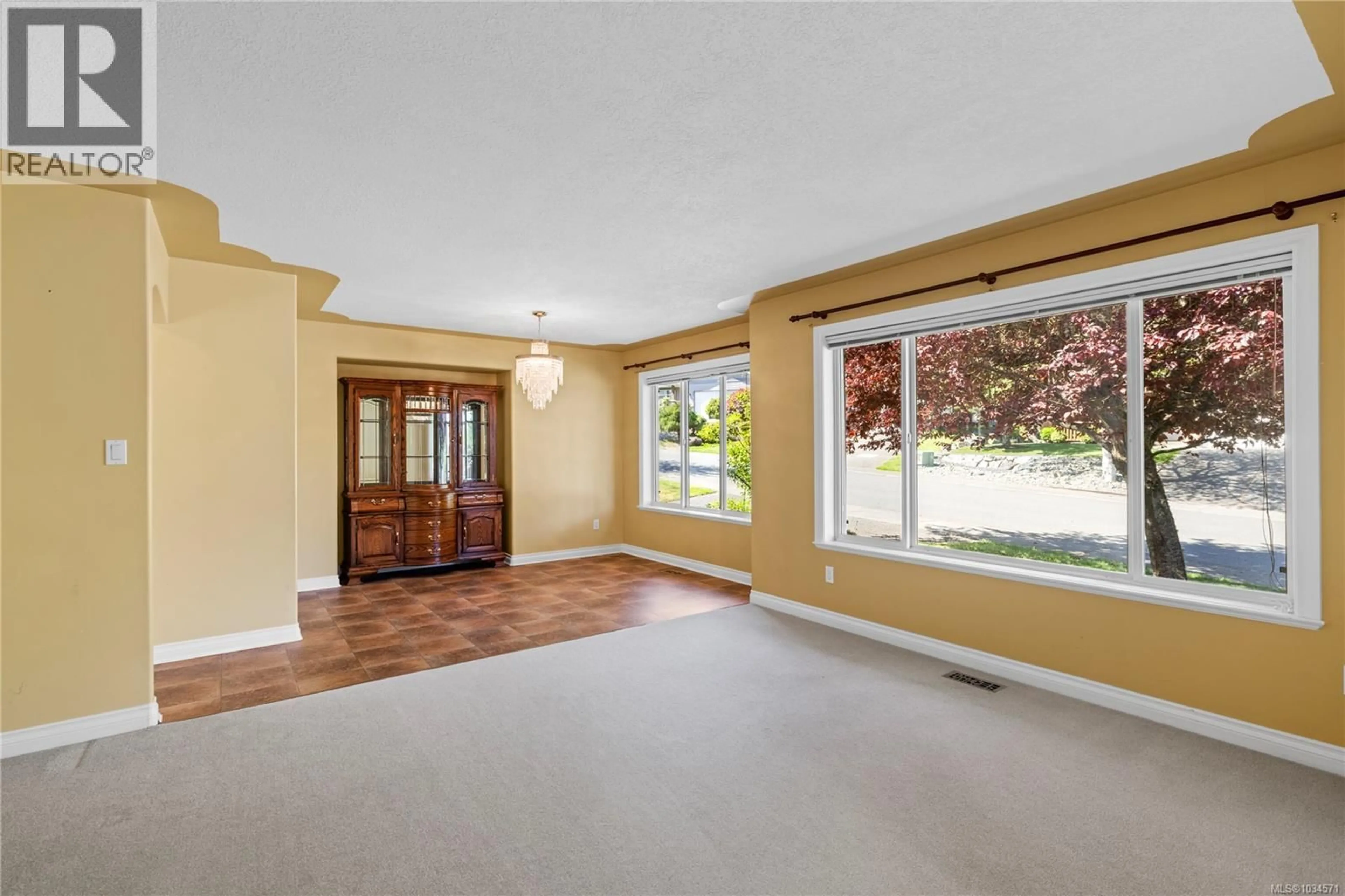 Indoor foyer for 4 TRILL DRIVE, Parksville British Columbia V9P2W6