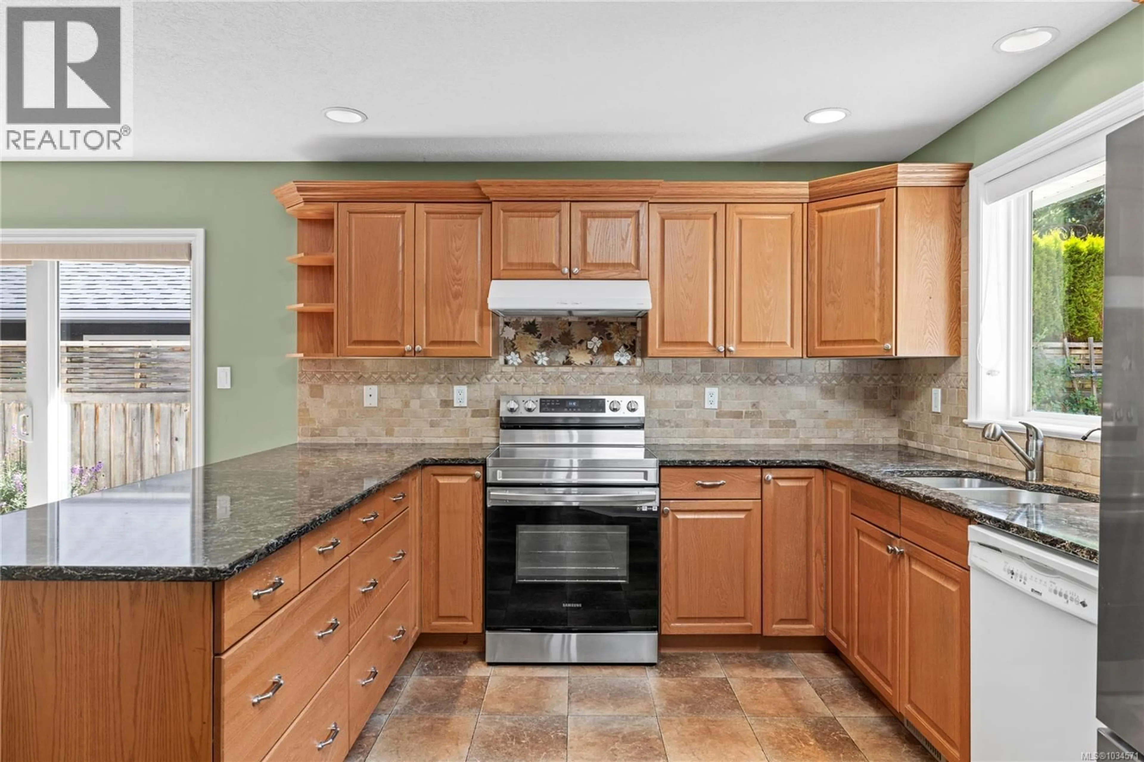 Standard kitchen, ceramic/tile floor for 4 TRILL DRIVE, Parksville British Columbia V9P2W6
