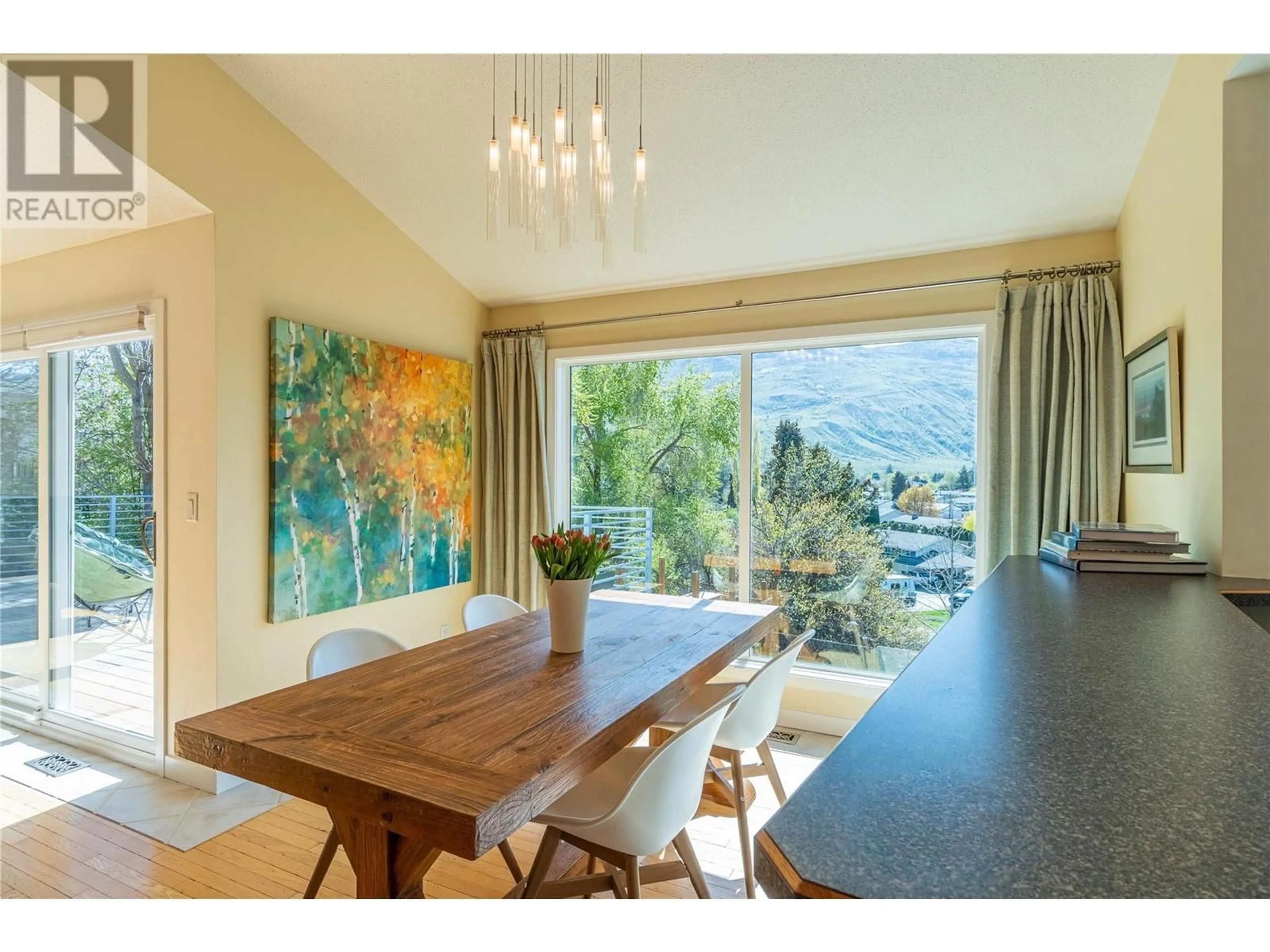 Dining room, wood/laminate floor for 963 SICAMORE DRIVE, Kamloops British Columbia V2B8B7