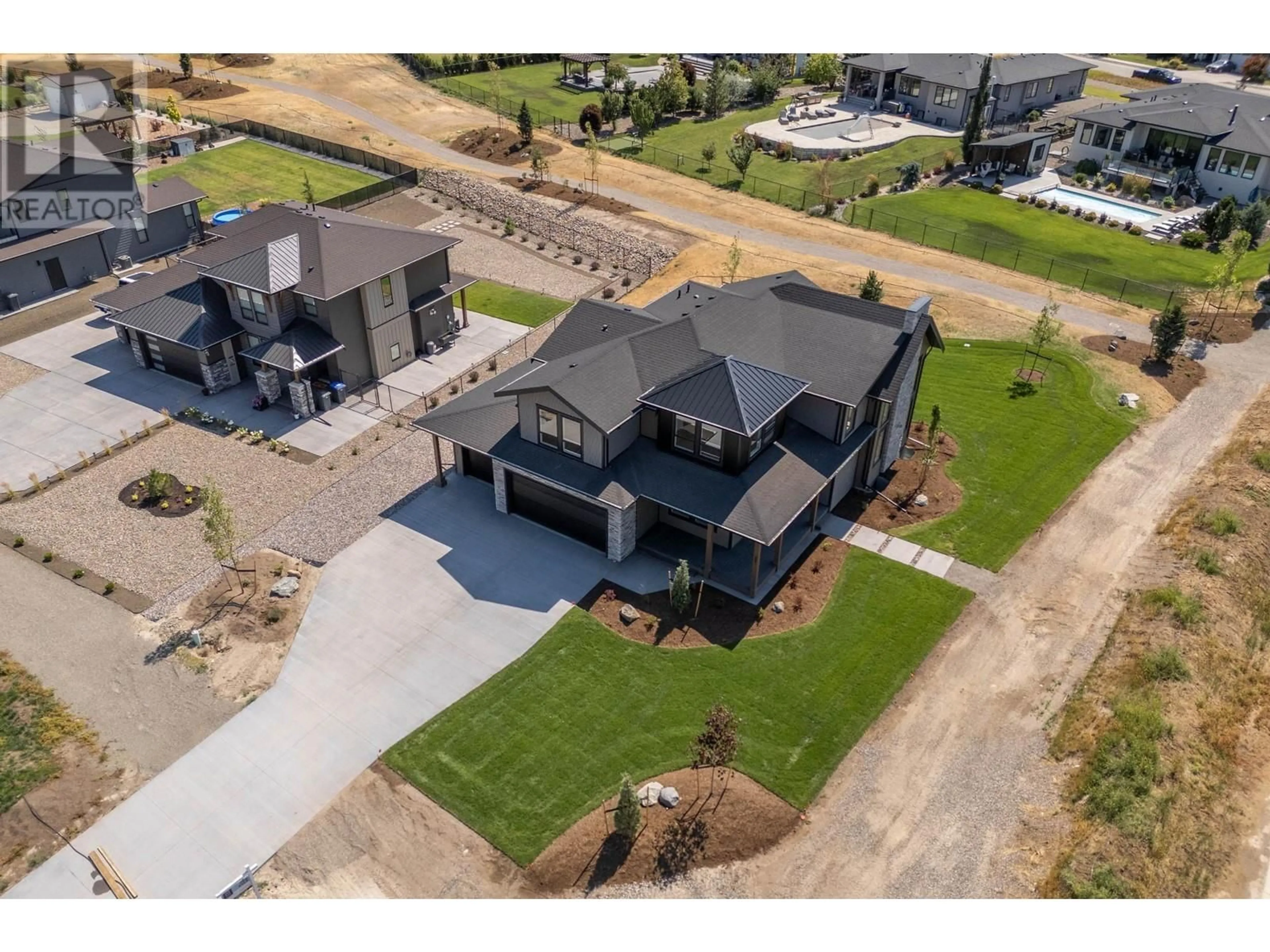 A pic from outside/outdoor area/front of a property/back of a property/a pic from drone, street for 331 RUE CHEVAL NOIR OTHER, Kamloops British Columbia V1S0G2