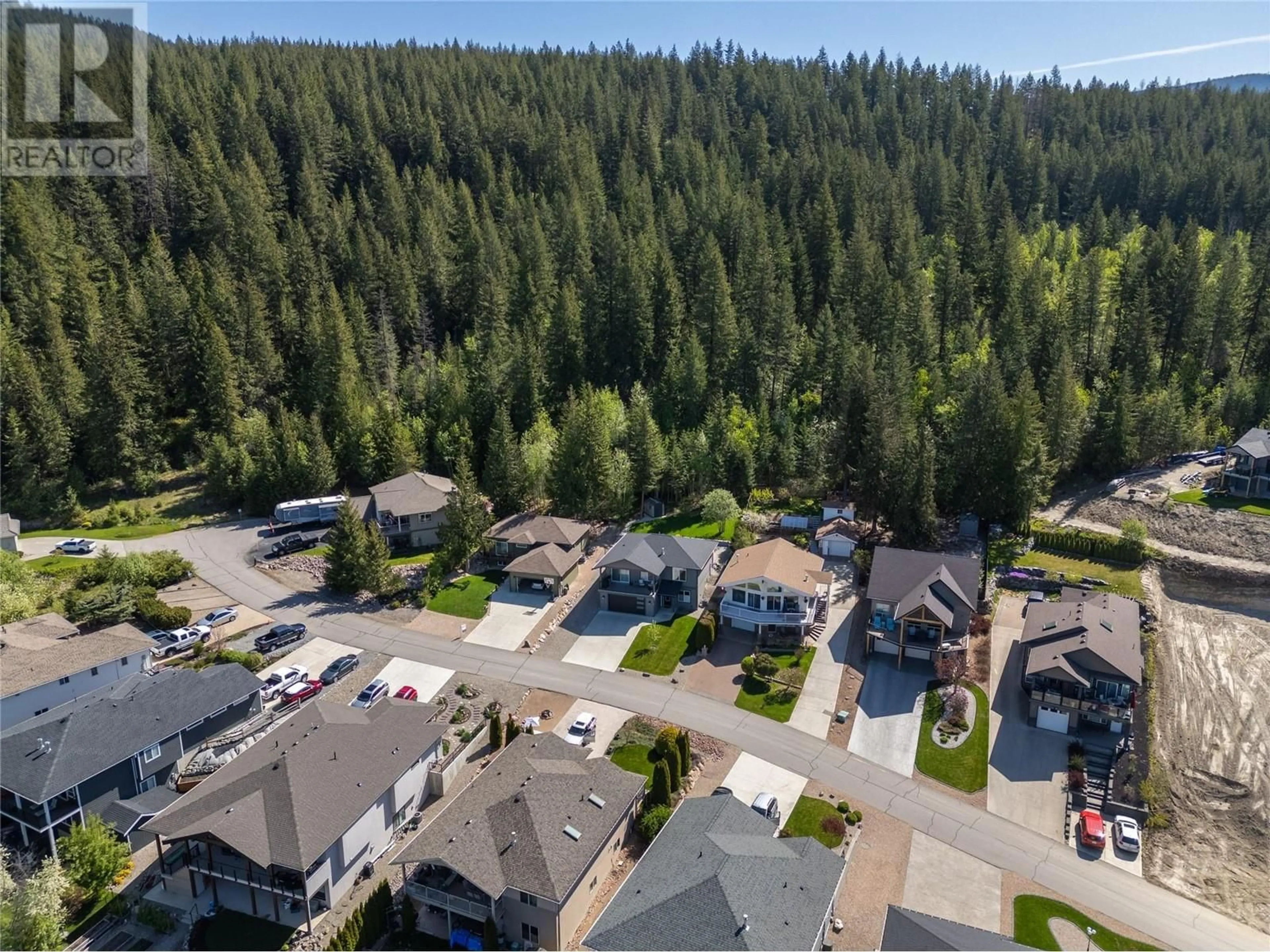 A pic from outside/outdoor area/front of a property/back of a property/a pic from drone, forest/trees view for 44 - 2592 ALPEN PARADIES ROAD, Blind Bay British Columbia V0E1H1