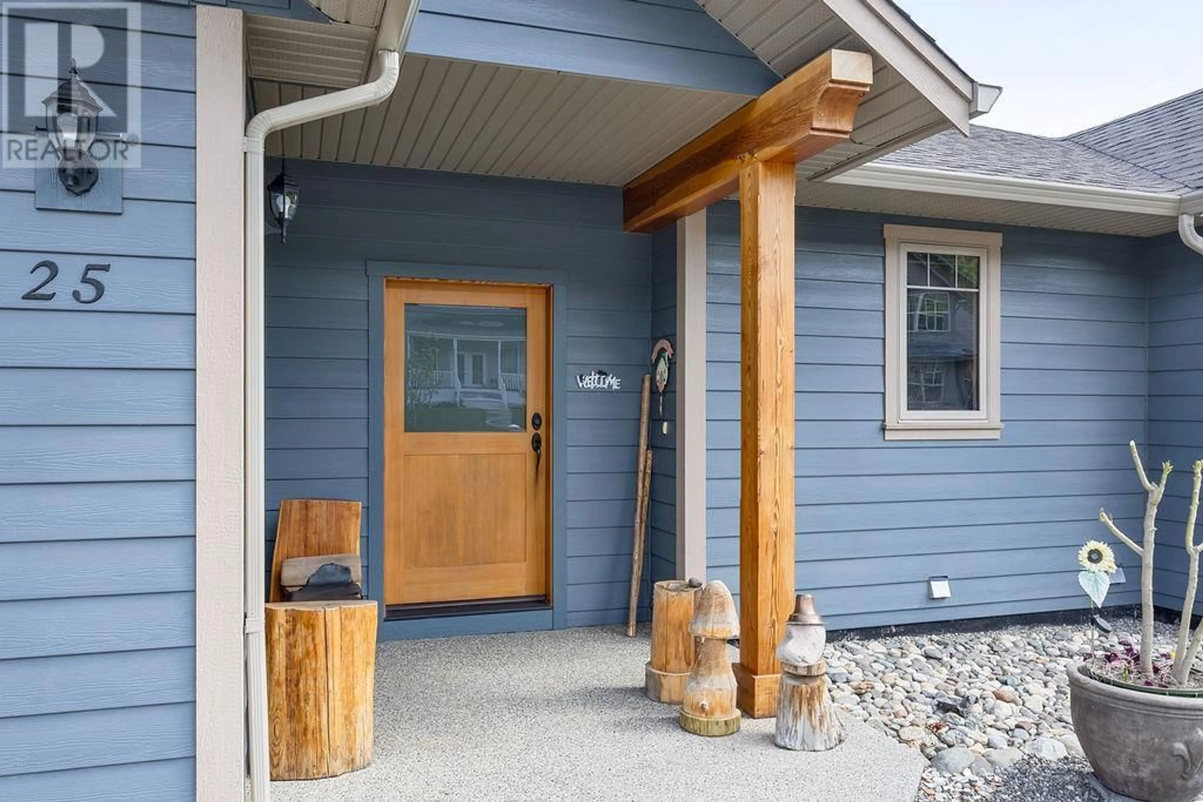 Indoor entryway for 25 PRESTON WEST DRIVE, Enderby British Columbia V0E1V1