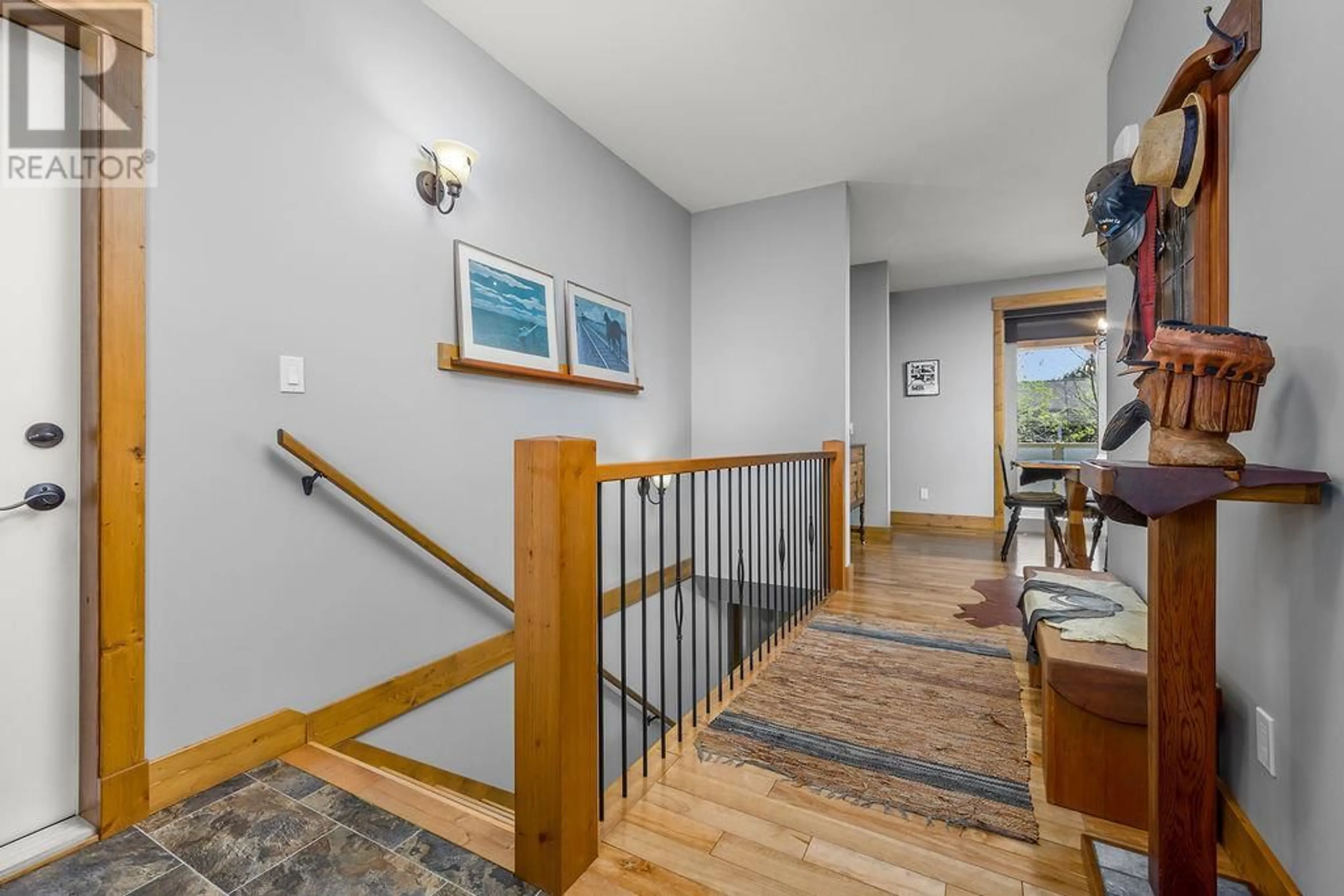 Indoor foyer for 25 PRESTON WEST DRIVE, Enderby British Columbia V0E1V1
