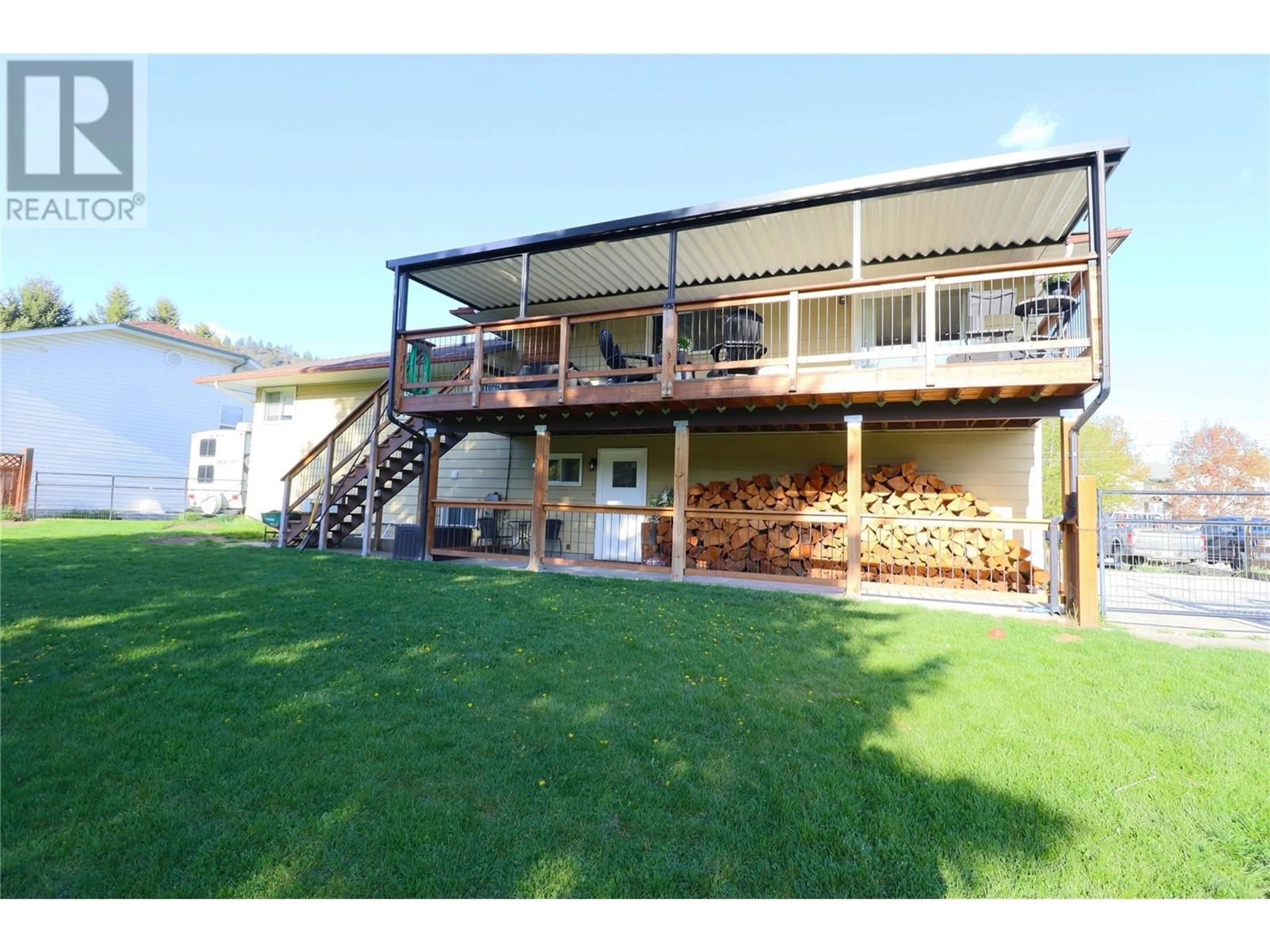A pic from outside/outdoor area/front of a property/back of a property/a pic from drone, unknown for 7661 PHOENIX WAY, Grand Forks British Columbia V0H1H0