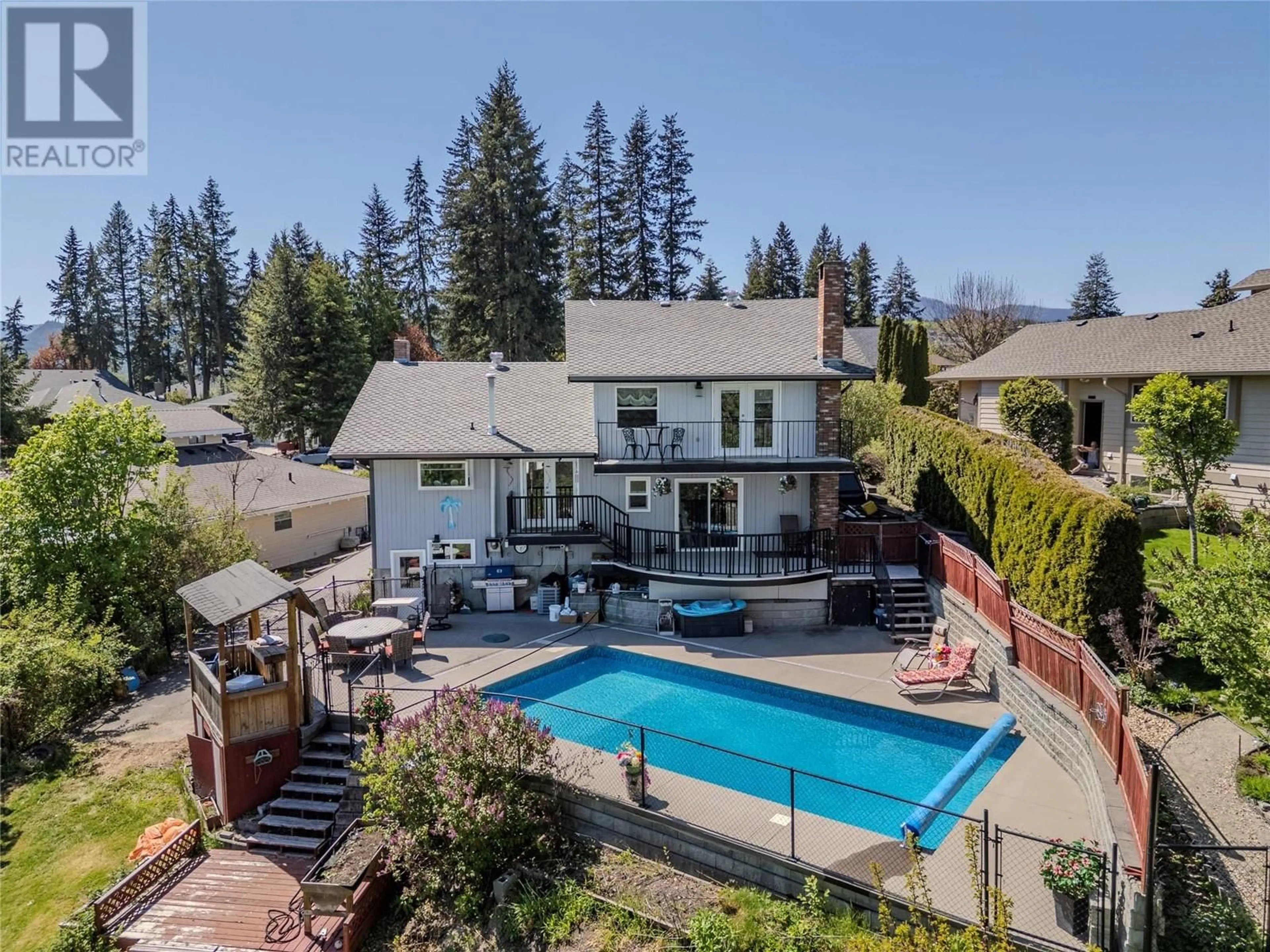 A pic from outside/outdoor area/front of a property/back of a property/a pic from drone, water/lake/river/ocean view for 2617 GOLF COURSE DRIVE, Blind Bay British Columbia V0E1H2
