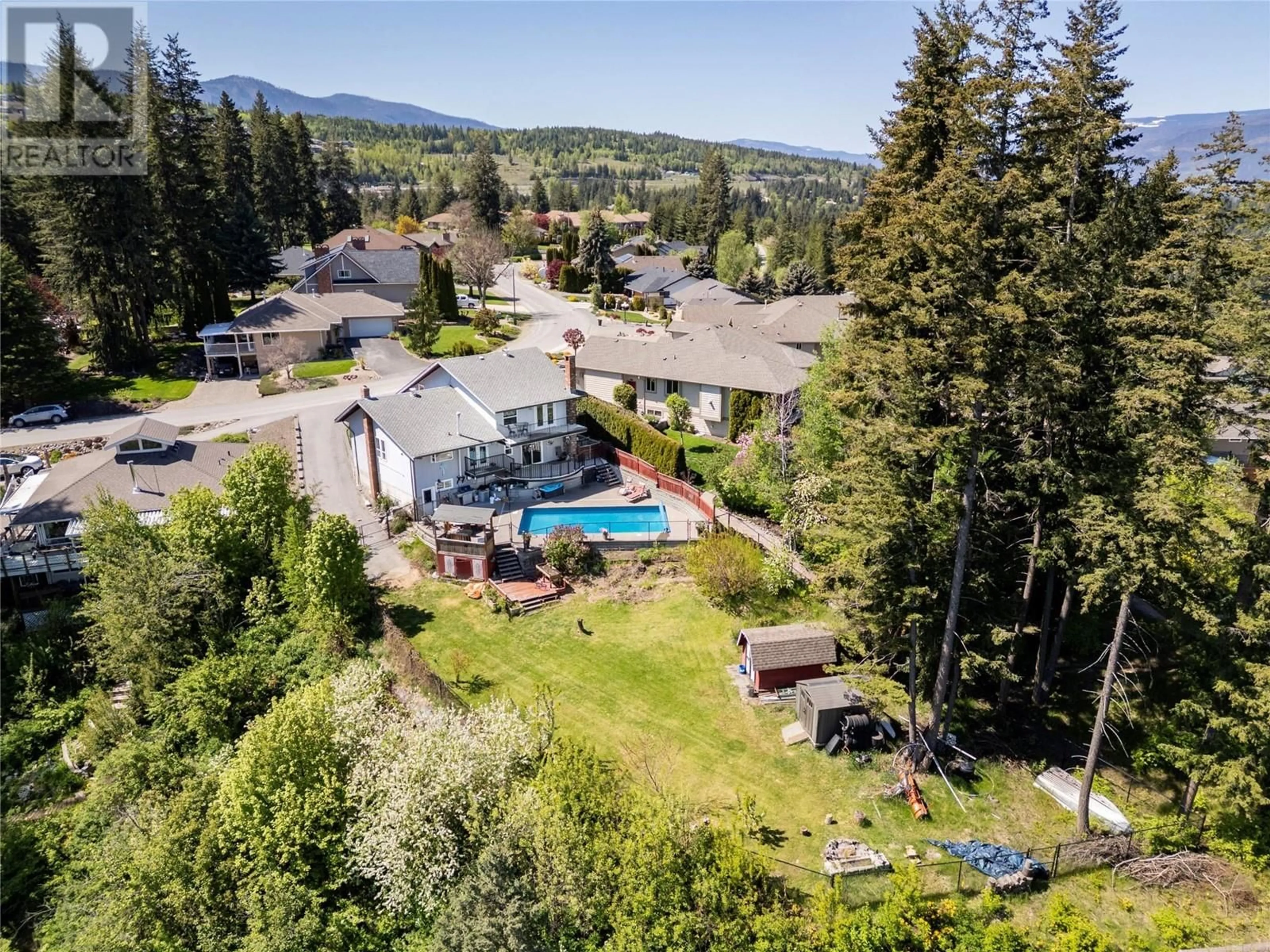 A pic from outside/outdoor area/front of a property/back of a property/a pic from drone, mountain view for 2617 GOLF COURSE DRIVE, Blind Bay British Columbia V0E1H2