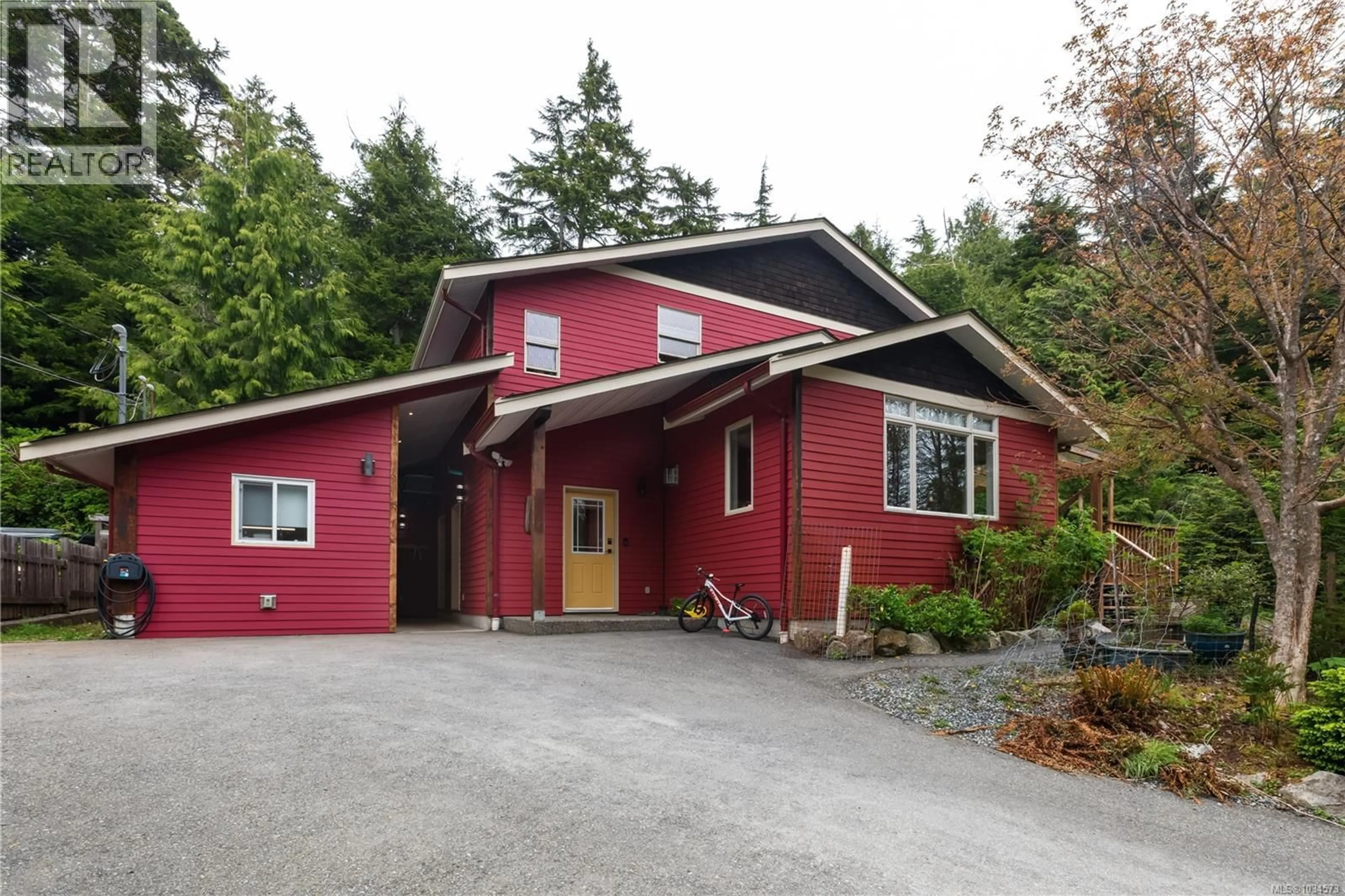 Home with vinyl exterior material, street for 1302 VICTORIA ROAD, Ucluelet British Columbia V0R3A0