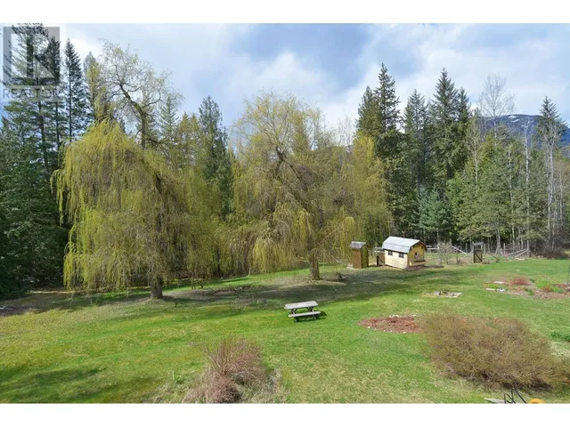 8481 6 HIGHWAY, Slocan 5