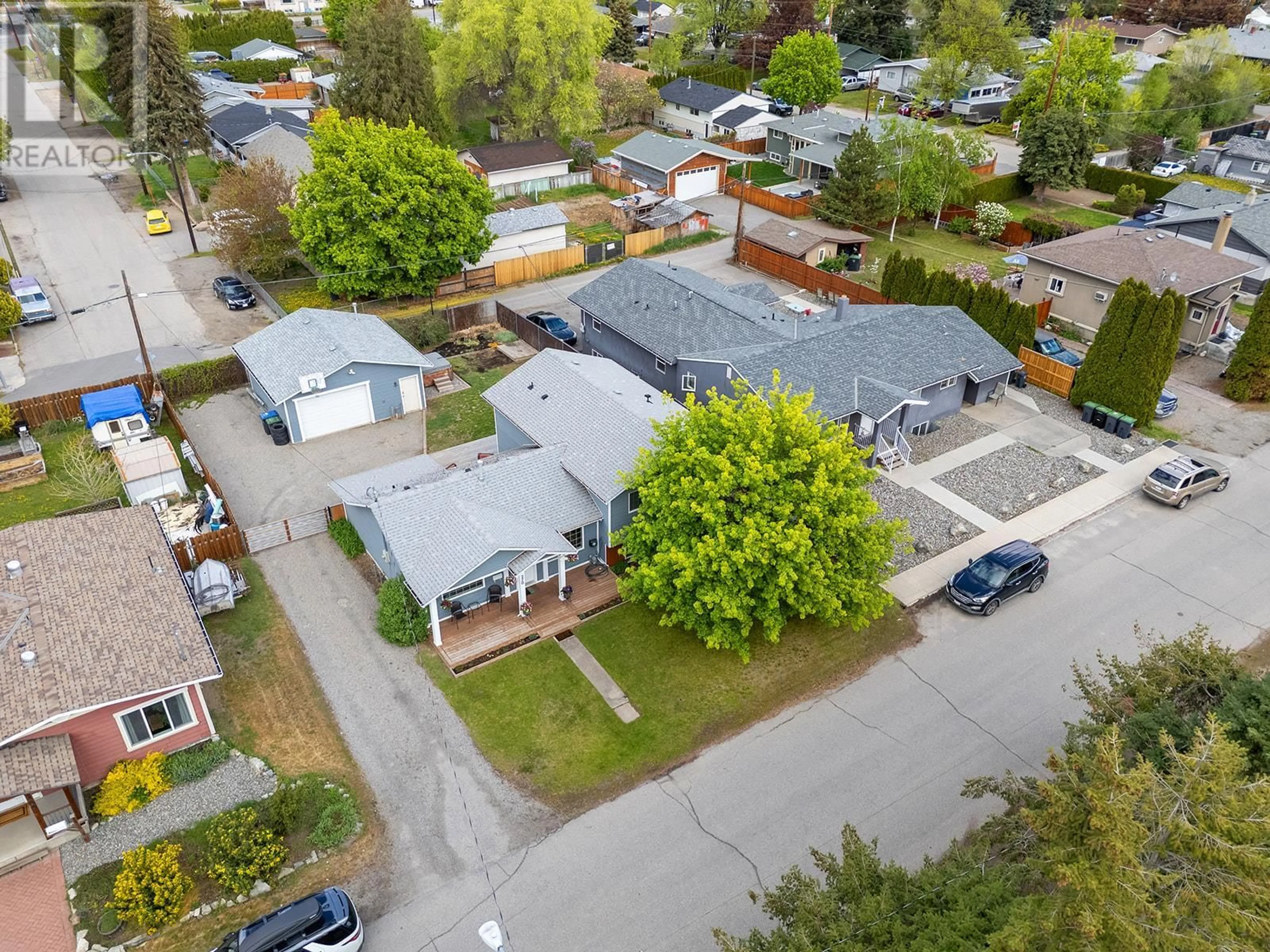 A pic from outside/outdoor area/front of a property/back of a property/a pic from drone, street for 270 PONTO ROAD, Kelowna British Columbia V1X2G1
