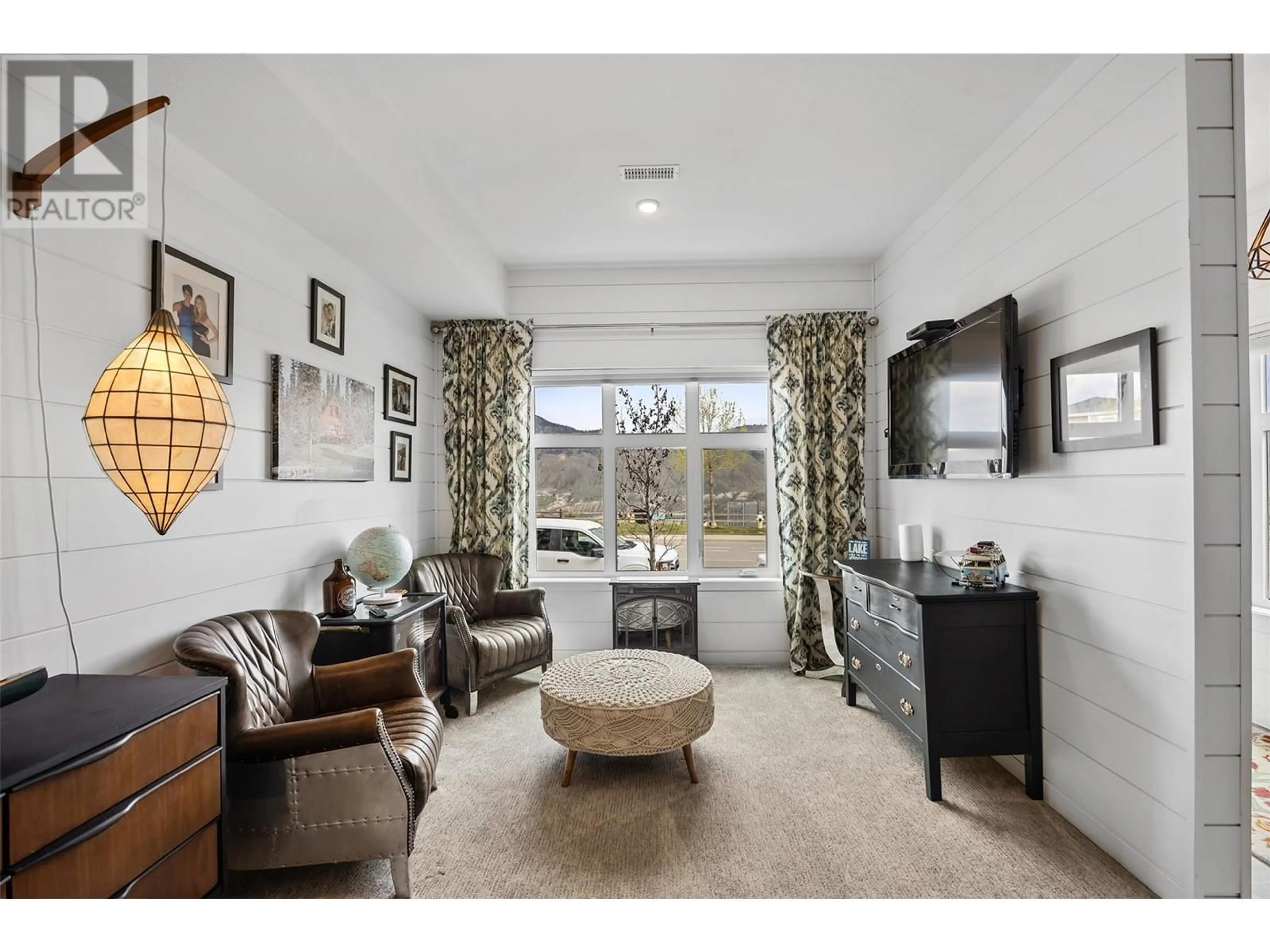 Living room with furniture, unknown for 108 - 1951 QU'APPELLE BOULEVARD, Kamloops British Columbia V2E0C8