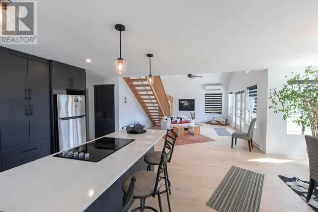 215 COTSWOLD ROAD, Nakusp 2