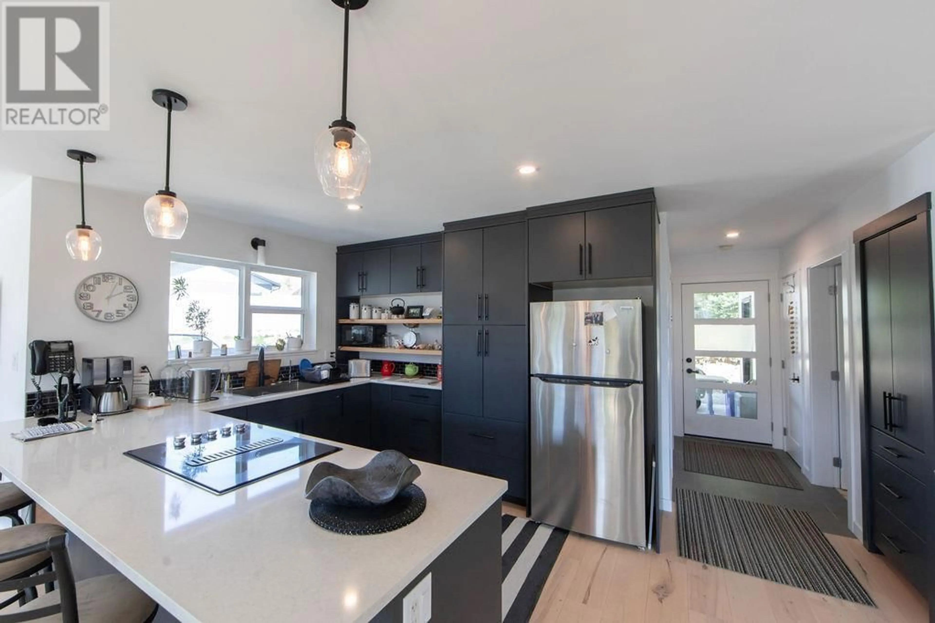 Open concept kitchen, unknown for 215 COTSWOLD ROAD, Nakusp British Columbia V0G1R0